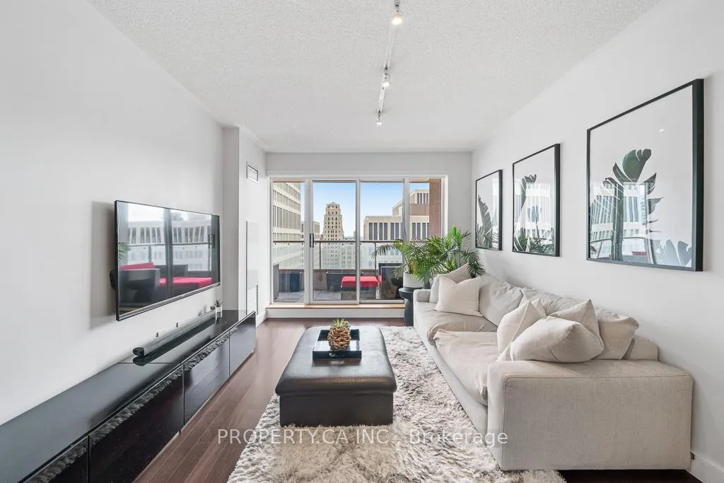 Photo 9 of Unit 1503, 909 Bay Street, Toronto, Bay Street Corridor — HOMEH