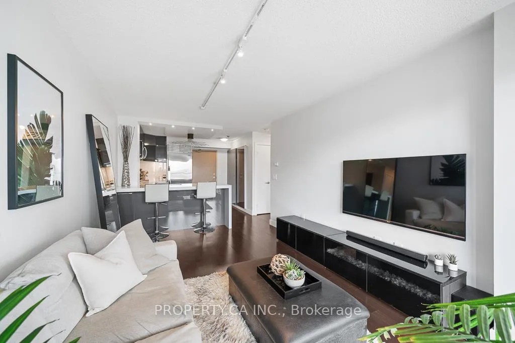 Photo 11 of Unit 1503, 909 Bay Street, Toronto, Bay Street Corridor — HOMEH