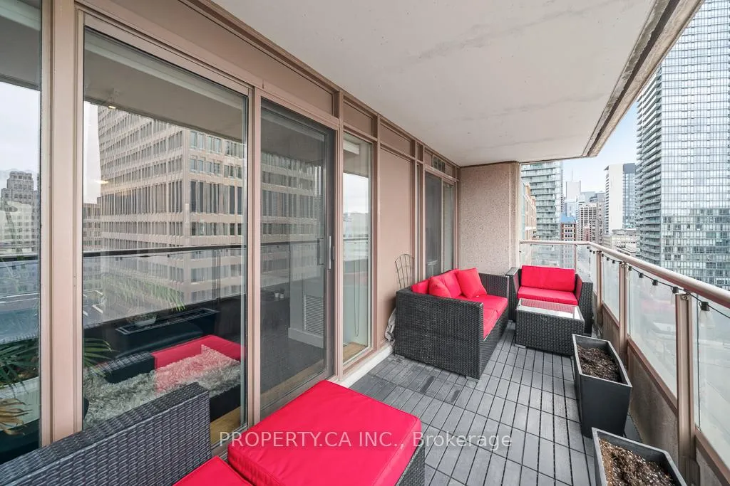 Photo 15 of Unit 1503, 909 Bay Street, Toronto, Bay Street Corridor — HOMEH