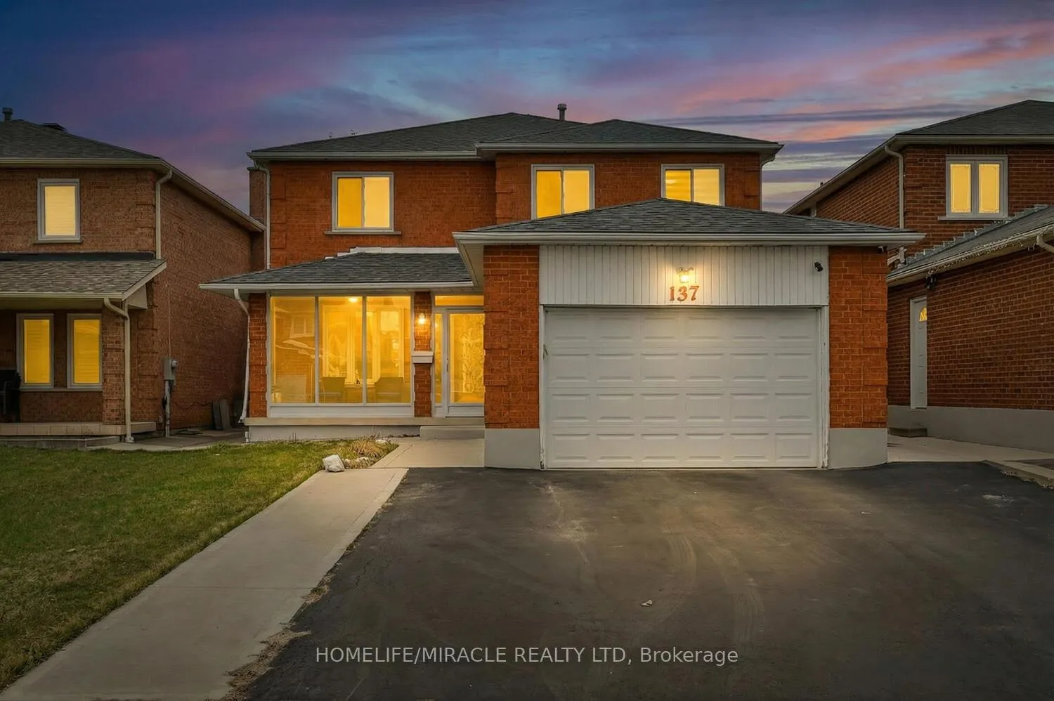 Photo 2 of 137 Minglehaze Drive, Etobicoke, Mount Olive-Silverstone-Jamestown — HOMEH
