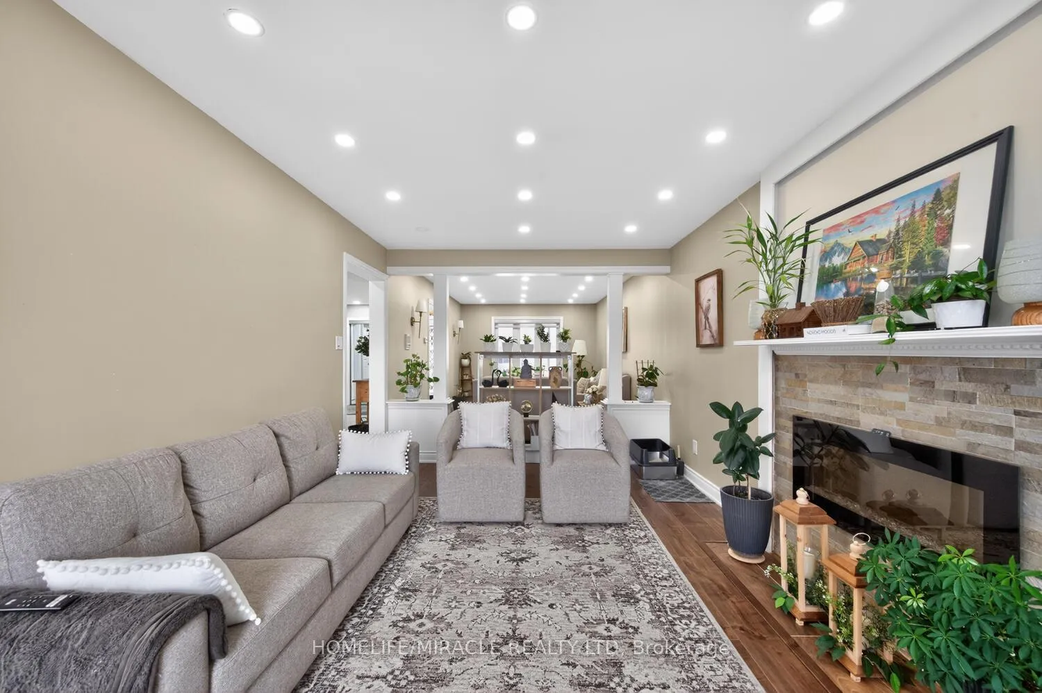 Photo 14 of 137 Minglehaze Drive, Etobicoke, Mount Olive-Silverstone-Jamestown — HOMEH