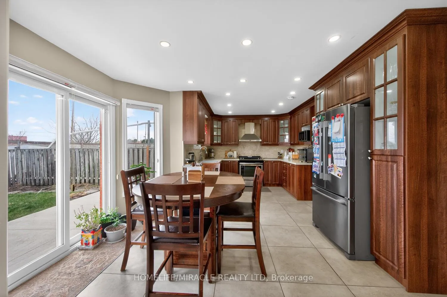 Photo 19 of 137 Minglehaze Drive, Etobicoke, Mount Olive-Silverstone-Jamestown — HOMEH