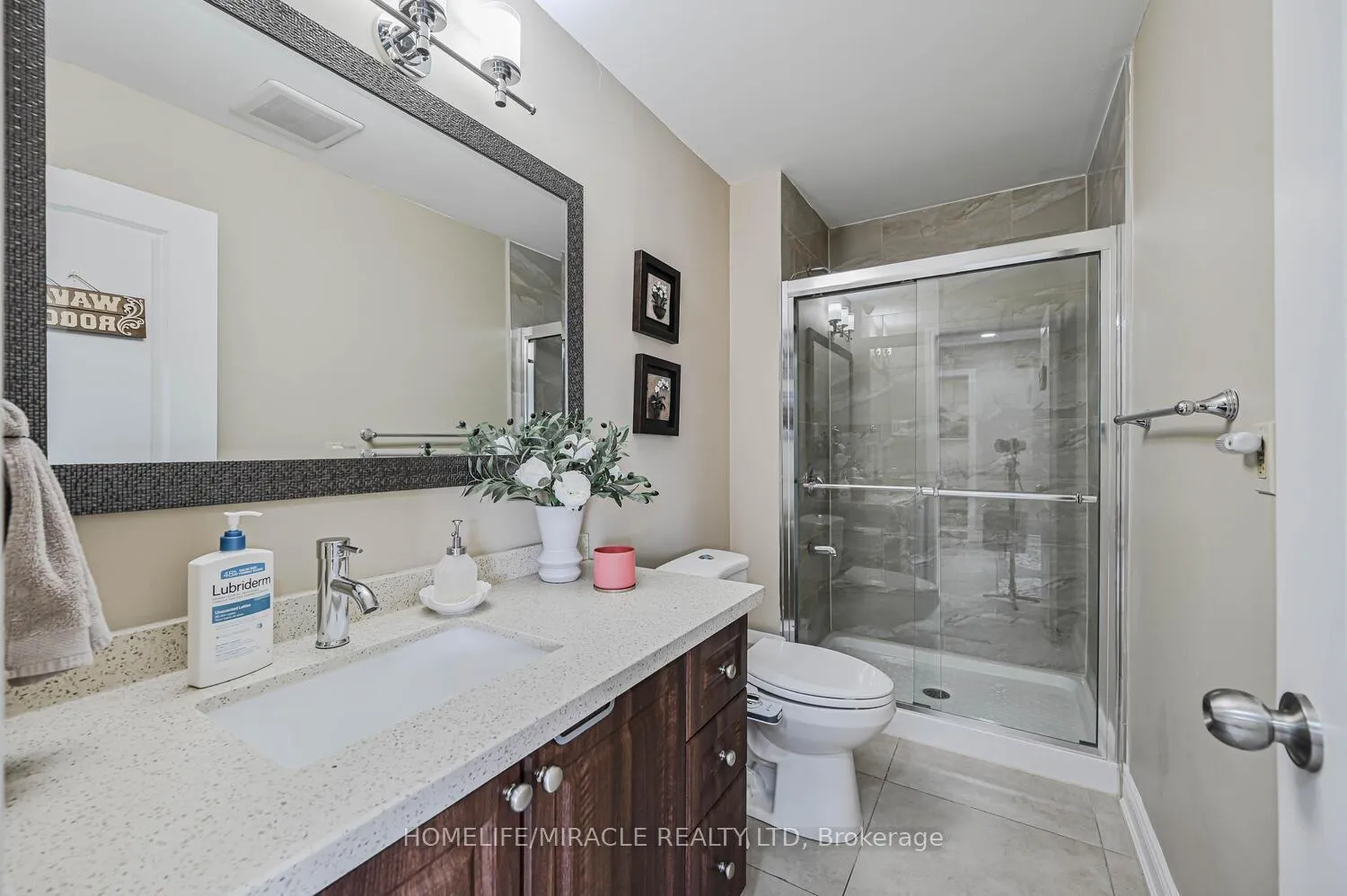 Photo 24 of 137 Minglehaze Drive, Etobicoke, Mount Olive-Silverstone-Jamestown — HOMEH