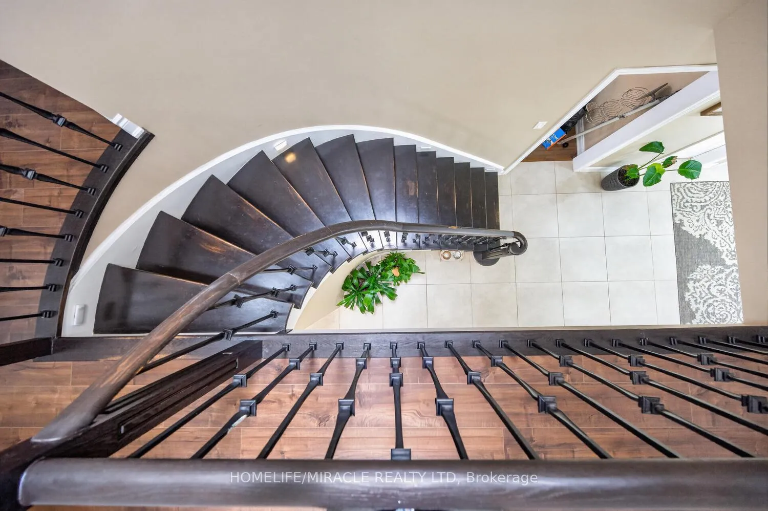Photo 27 of 137 Minglehaze Drive, Etobicoke, Mount Olive-Silverstone-Jamestown — HOMEH