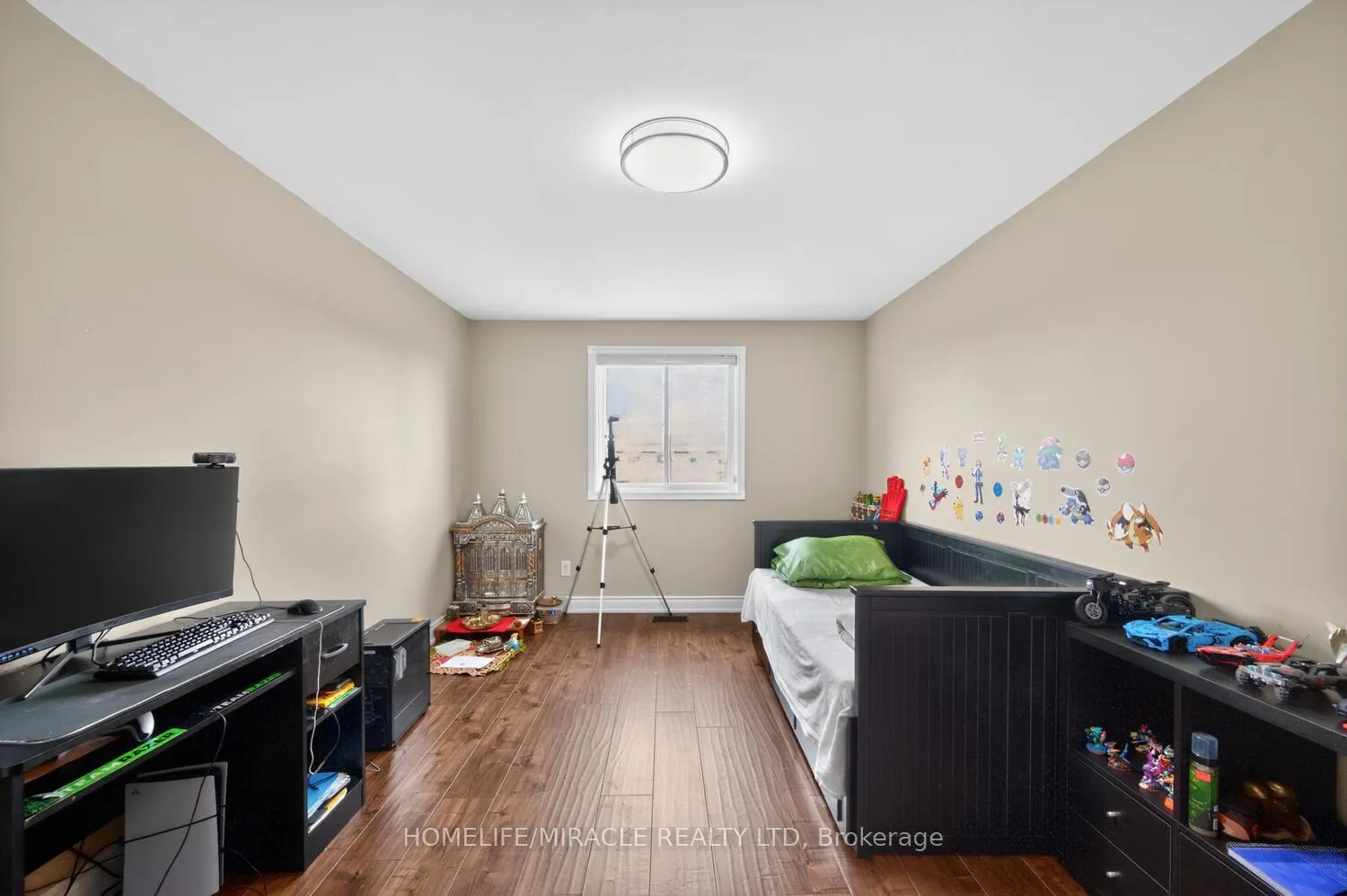 Photo 32 of 137 Minglehaze Drive, Etobicoke, Mount Olive-Silverstone-Jamestown — HOMEH