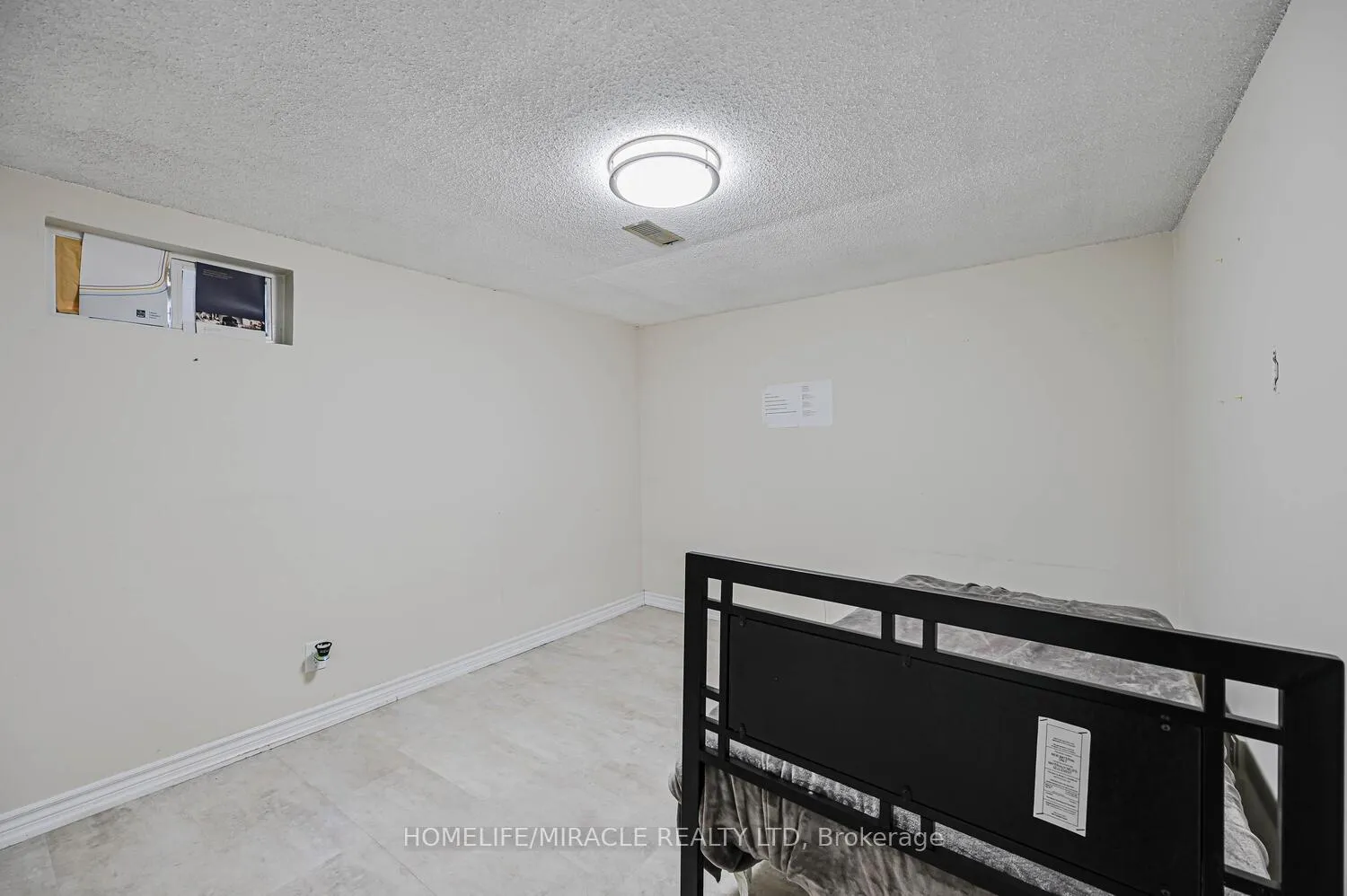 Photo 46 of 137 Minglehaze Drive, Etobicoke, Mount Olive-Silverstone-Jamestown — HOMEH