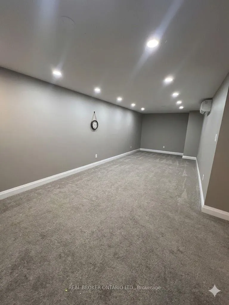 Photo 11 of 8 Ralgreen Crescent, Kitchener — HOMEH