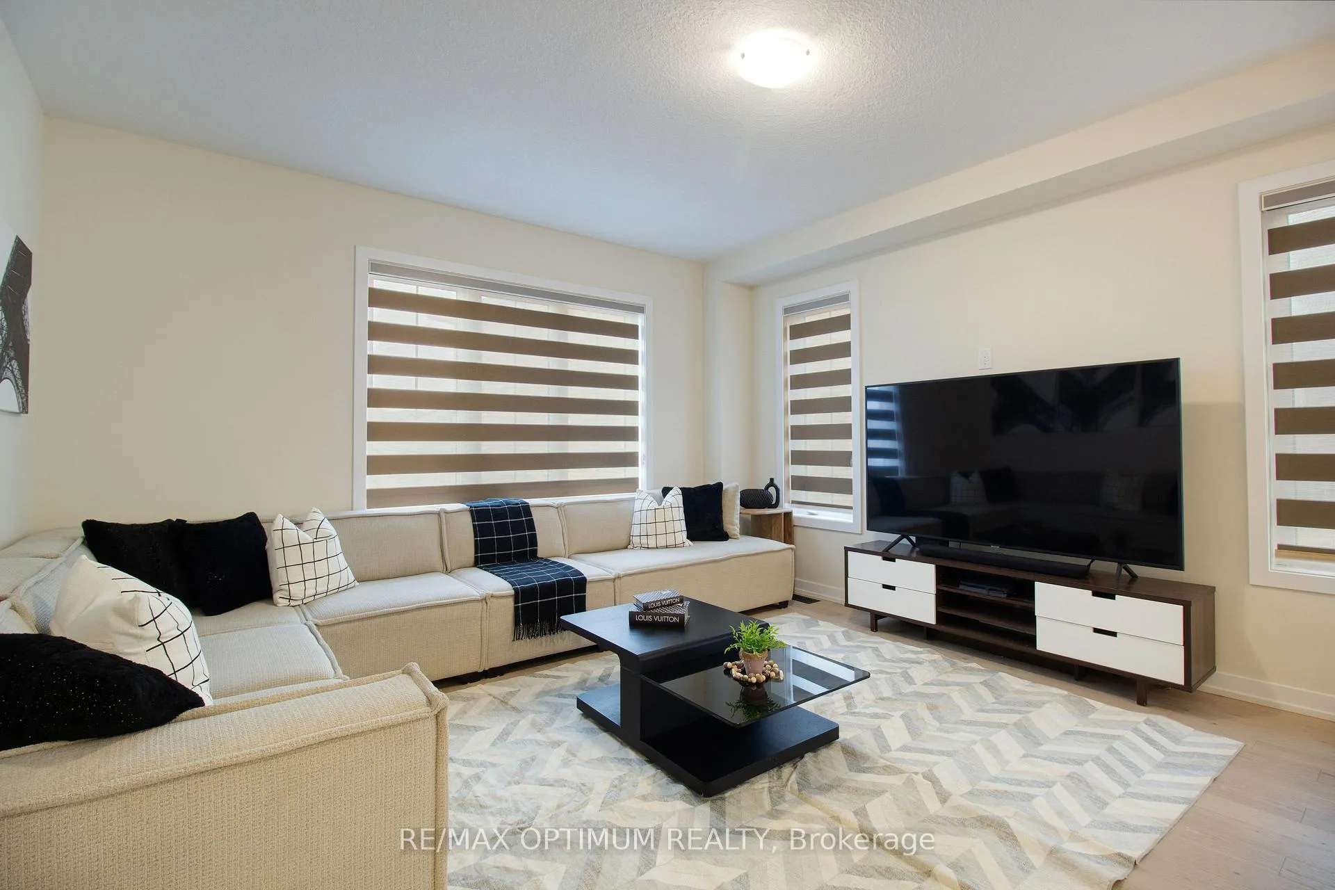 Photo 7 of 106 Sundin Drive, Haldimand — HOMEH