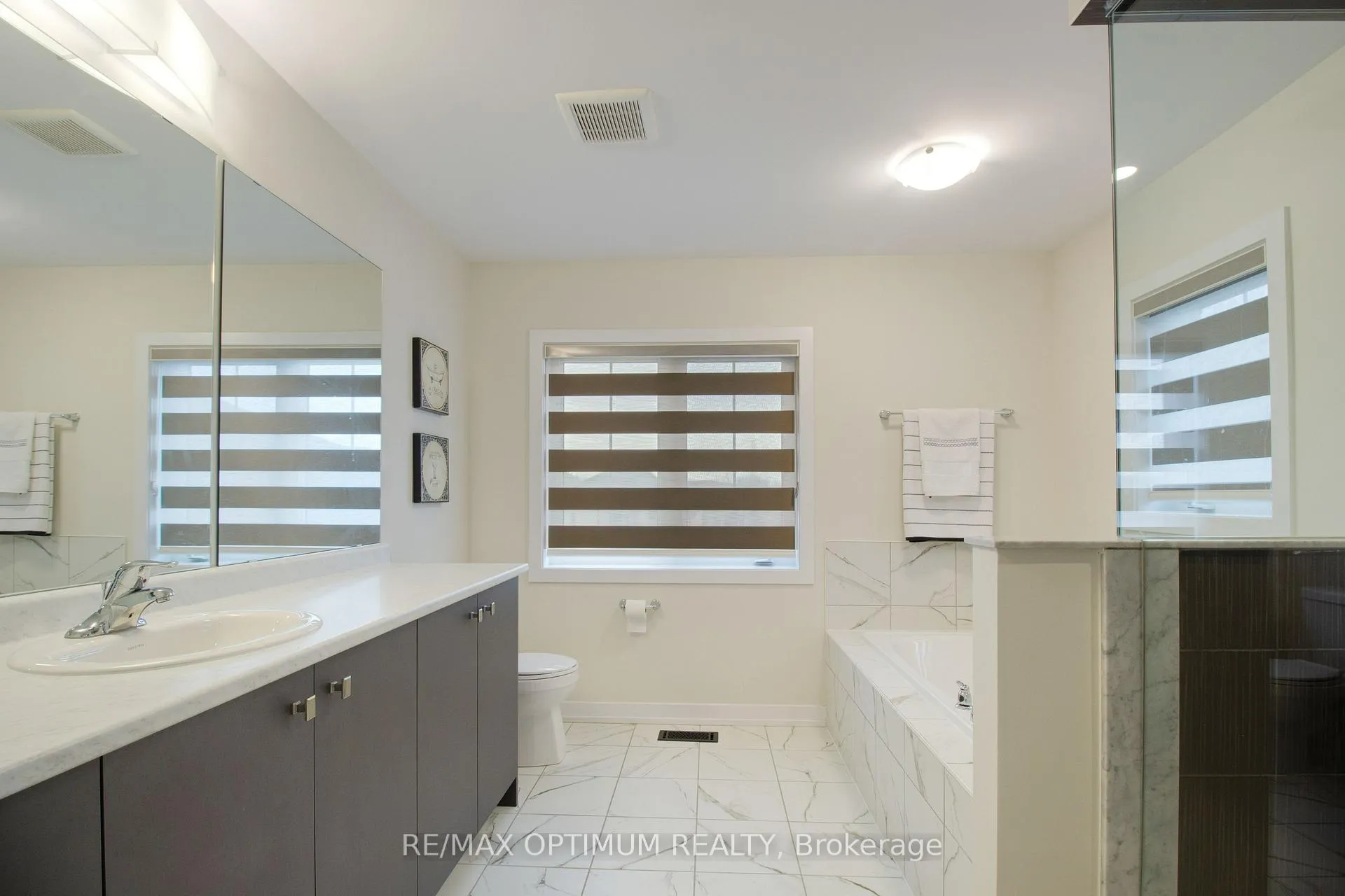 Photo 25 of 106 Sundin Drive, Haldimand — HOMEH