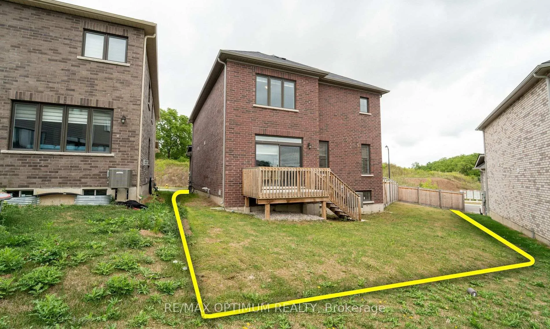 Photo 40 of 106 Sundin Drive, Haldimand — HOMEH