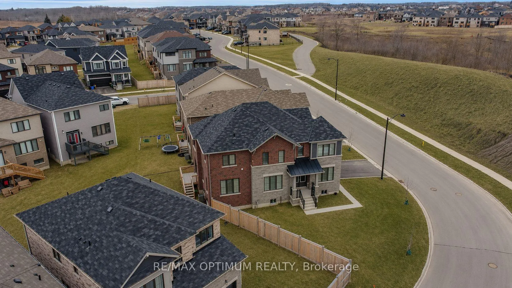 Photo 41 of 106 Sundin Drive, Haldimand — HOMEH