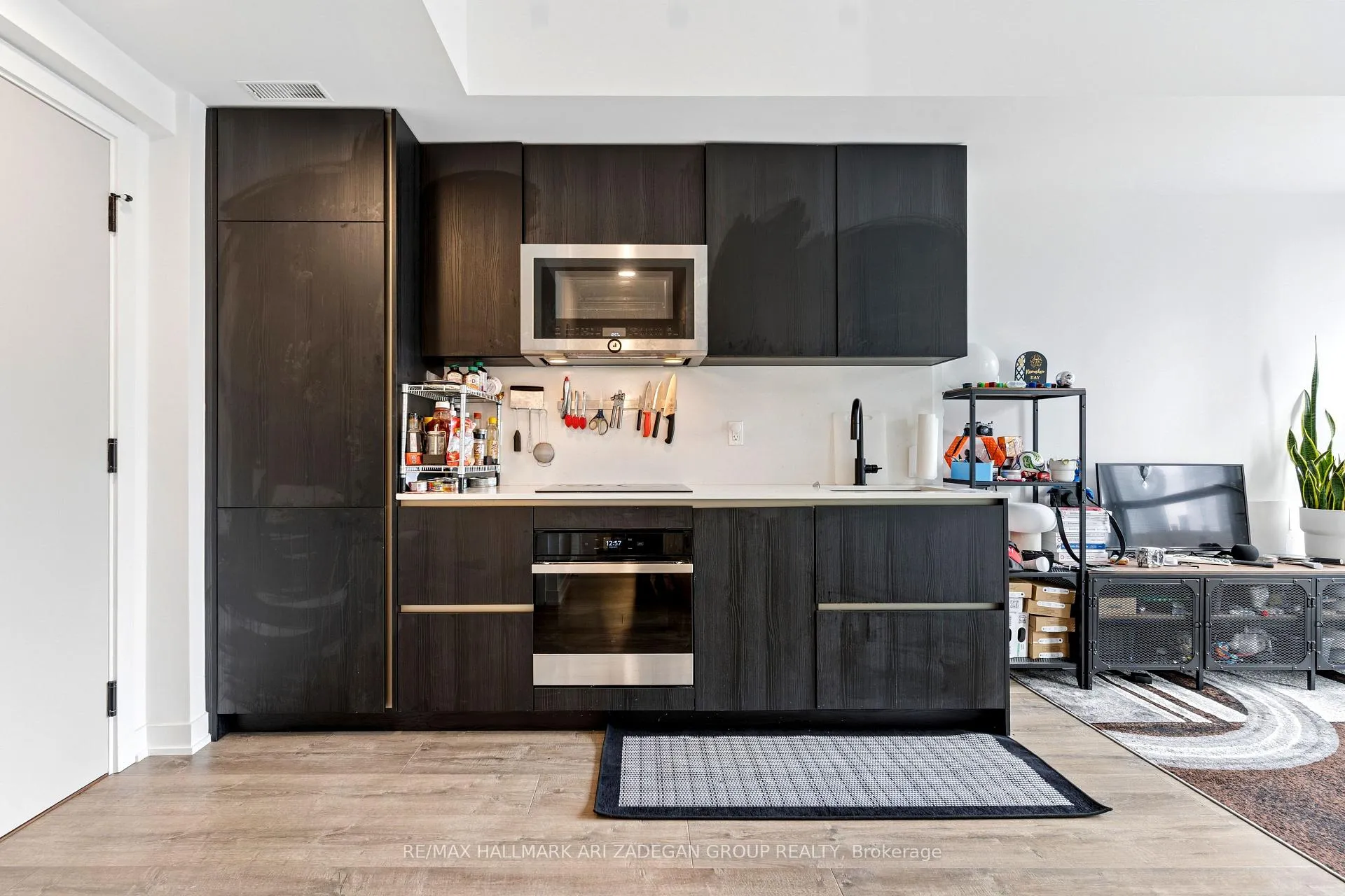 Photo 4 of Unit 1908, 327 King Street W, Toronto, Waterfront Communities — HOMEH