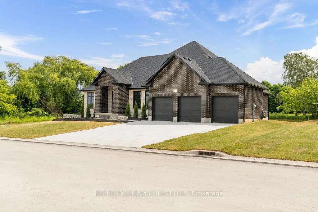 Photo 4 of 65 East Glen Drive, Lambton Shores, Arkona — HOMEH