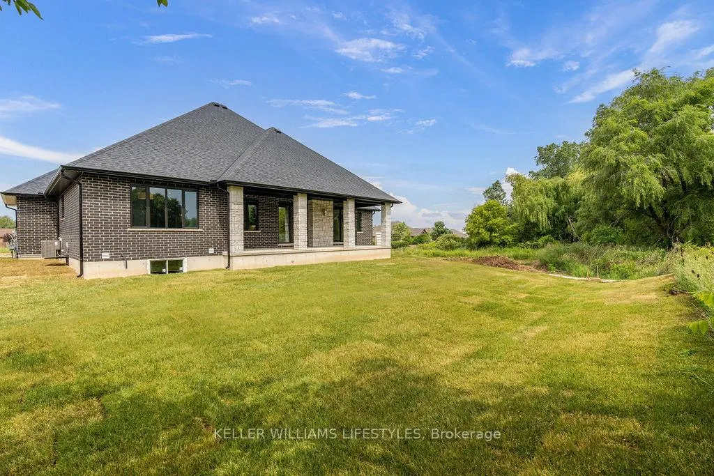 Photo 5 of 65 East Glen Drive, Lambton Shores, Arkona — HOMEH
