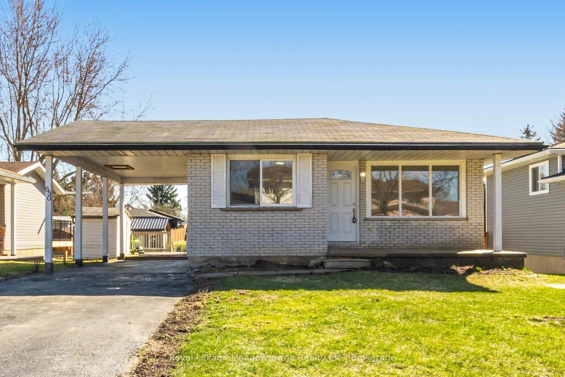 Front of 680 Raglan Street