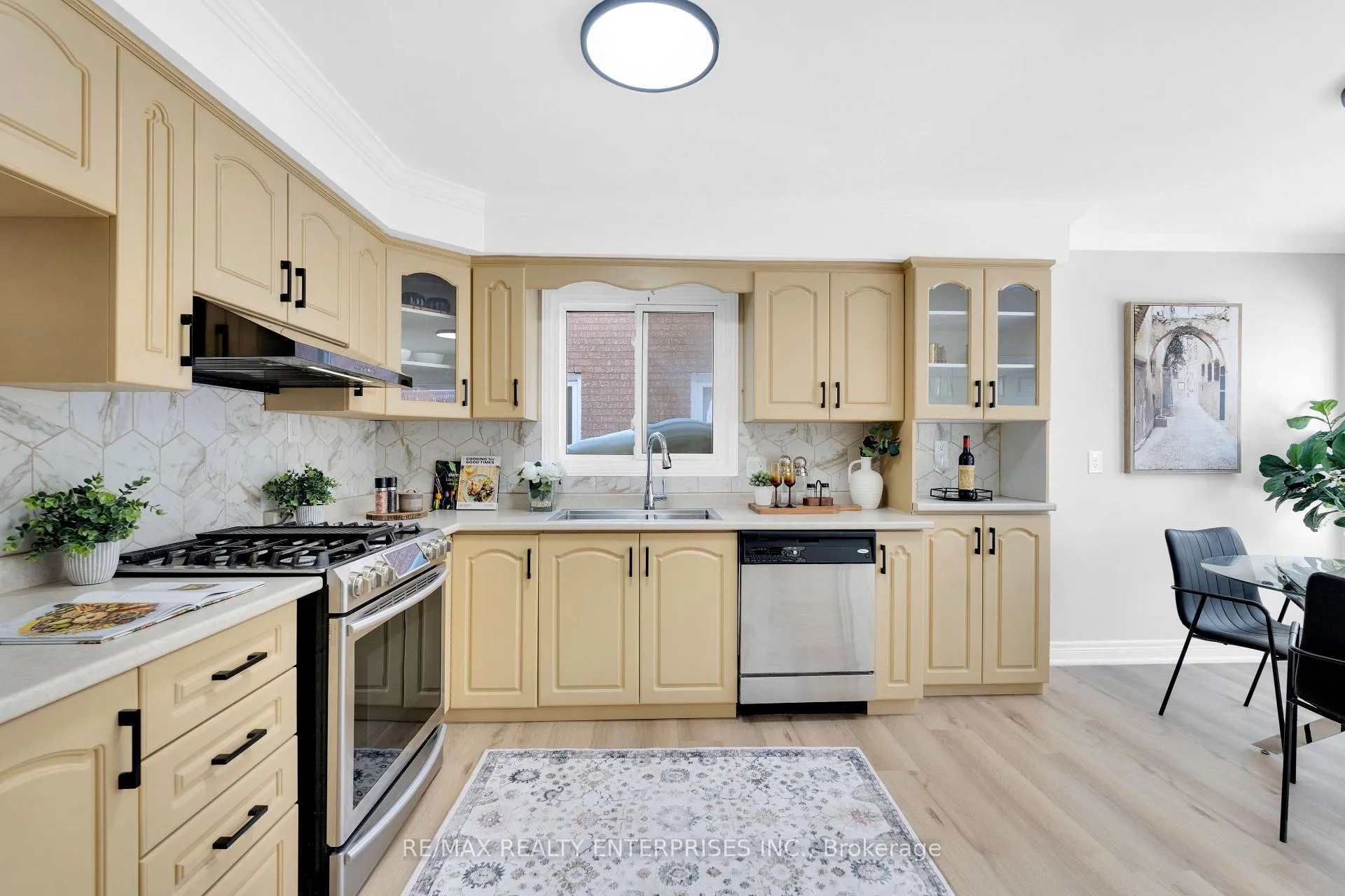 Photo 8 of 25 Porteous Circle, Brampton, Northgate — HOMEH