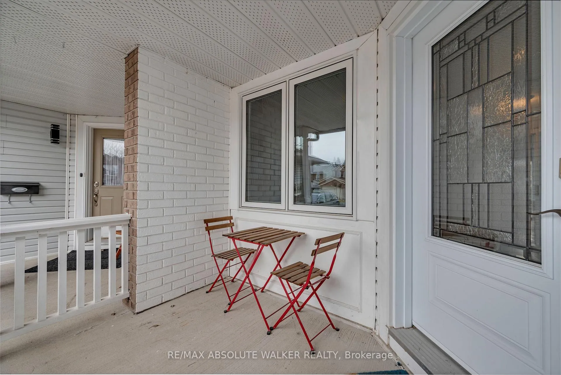 Photo 2 of 38 Beacon Way, Ottawa, Kanata - Morgan's Grant/South March — HOMEH
