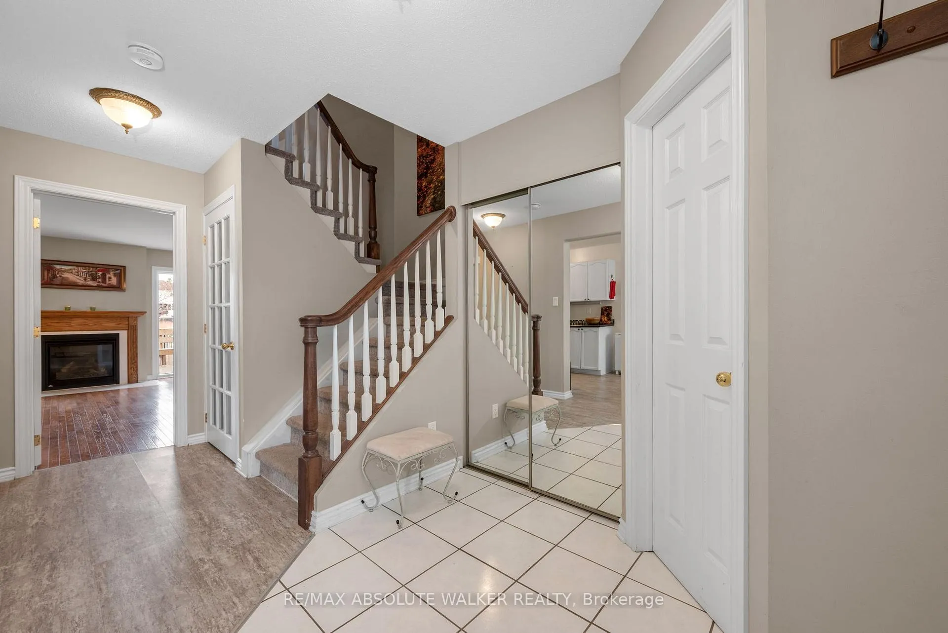 Photo 3 of 38 Beacon Way, Ottawa, Kanata - Morgan's Grant/South March — HOMEH