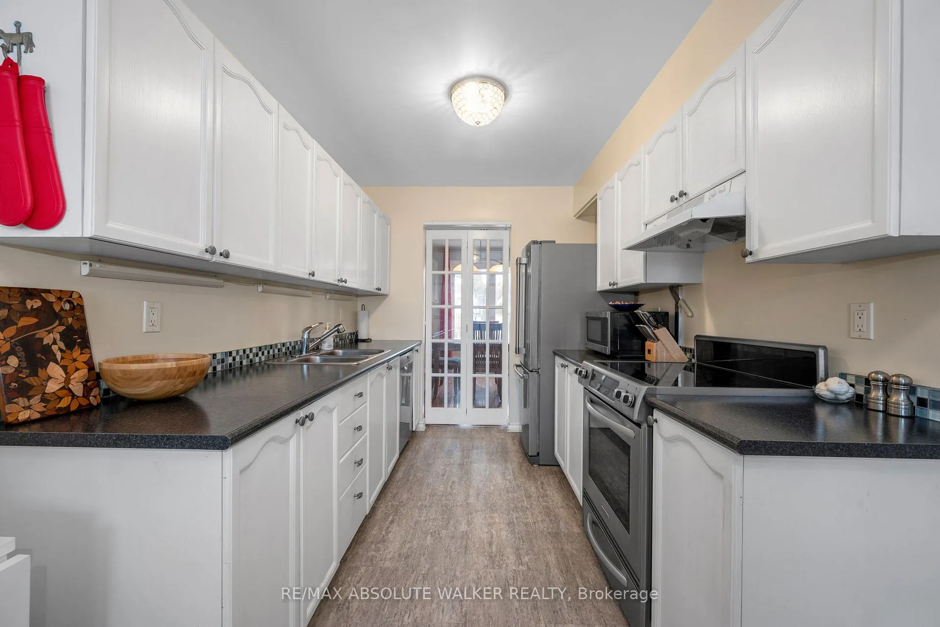Photo 9 of 38 Beacon Way, Ottawa, Kanata - Morgan's Grant/South March — HOMEH