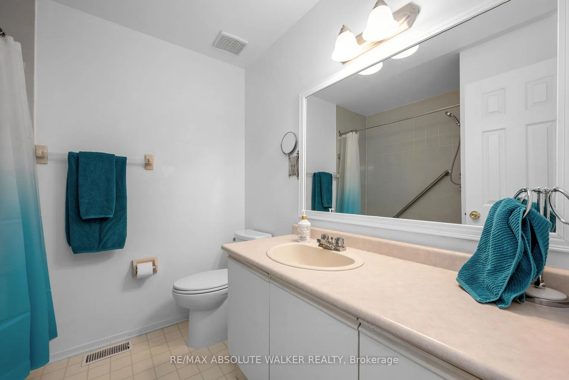 Photo 19 of 38 Beacon Way, Ottawa, Kanata - Morgan's Grant/South March — HOMEH