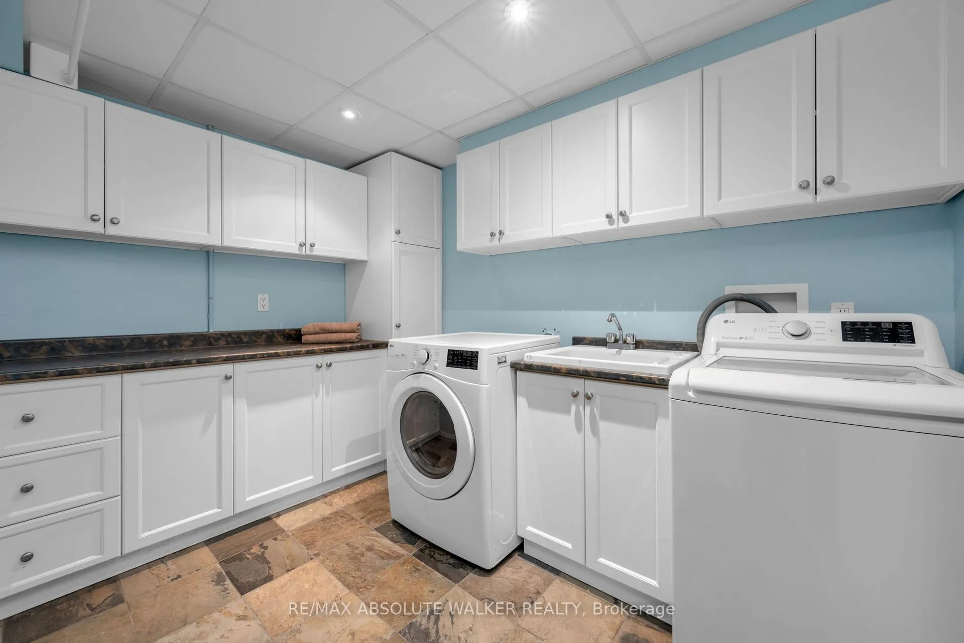 Photo 23 of 38 Beacon Way, Ottawa, Kanata - Morgan's Grant/South March — HOMEH