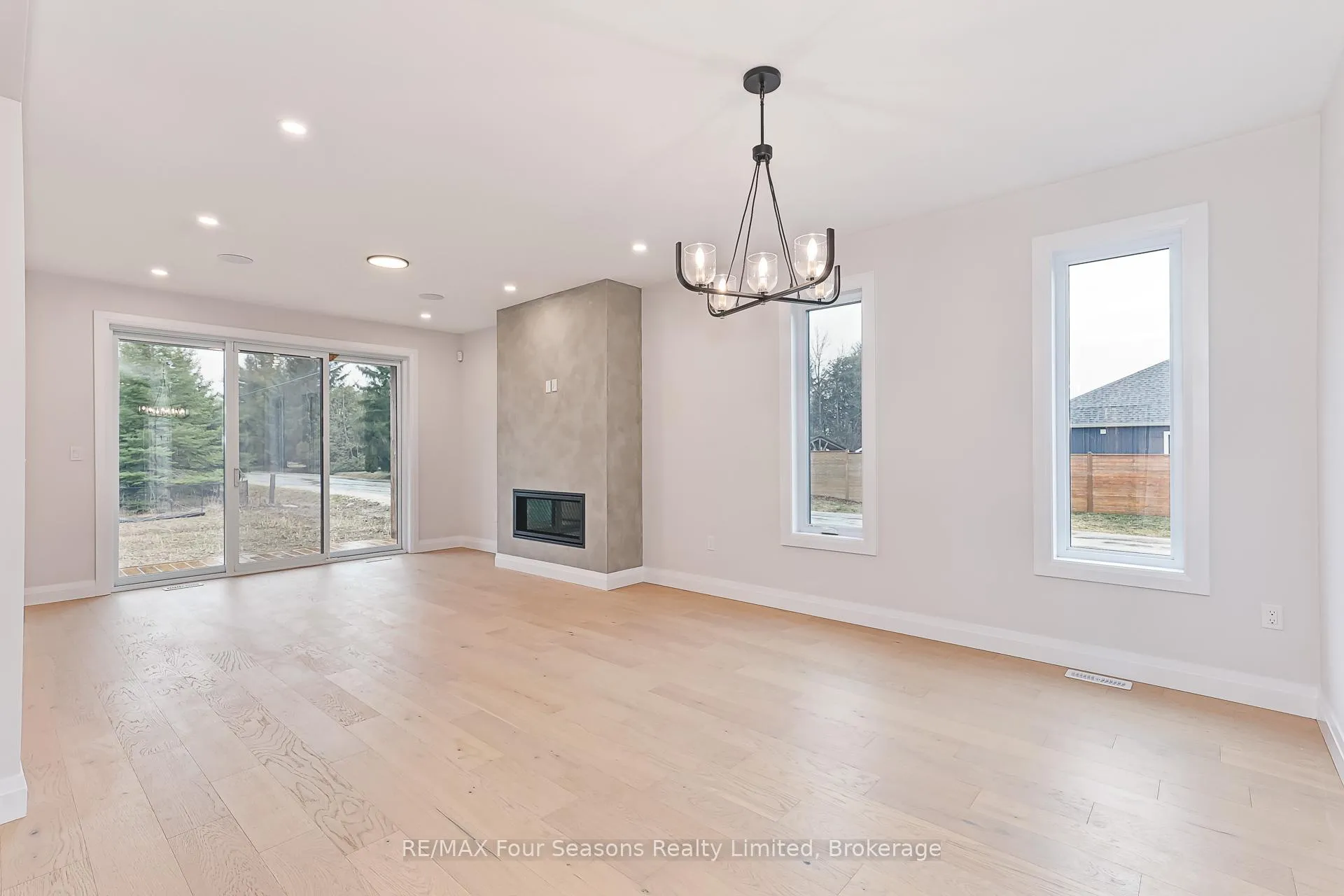 Photo 5 of 5 Boynton Court, Markham, Victoria Manor-Jennings Gate — HOMEH