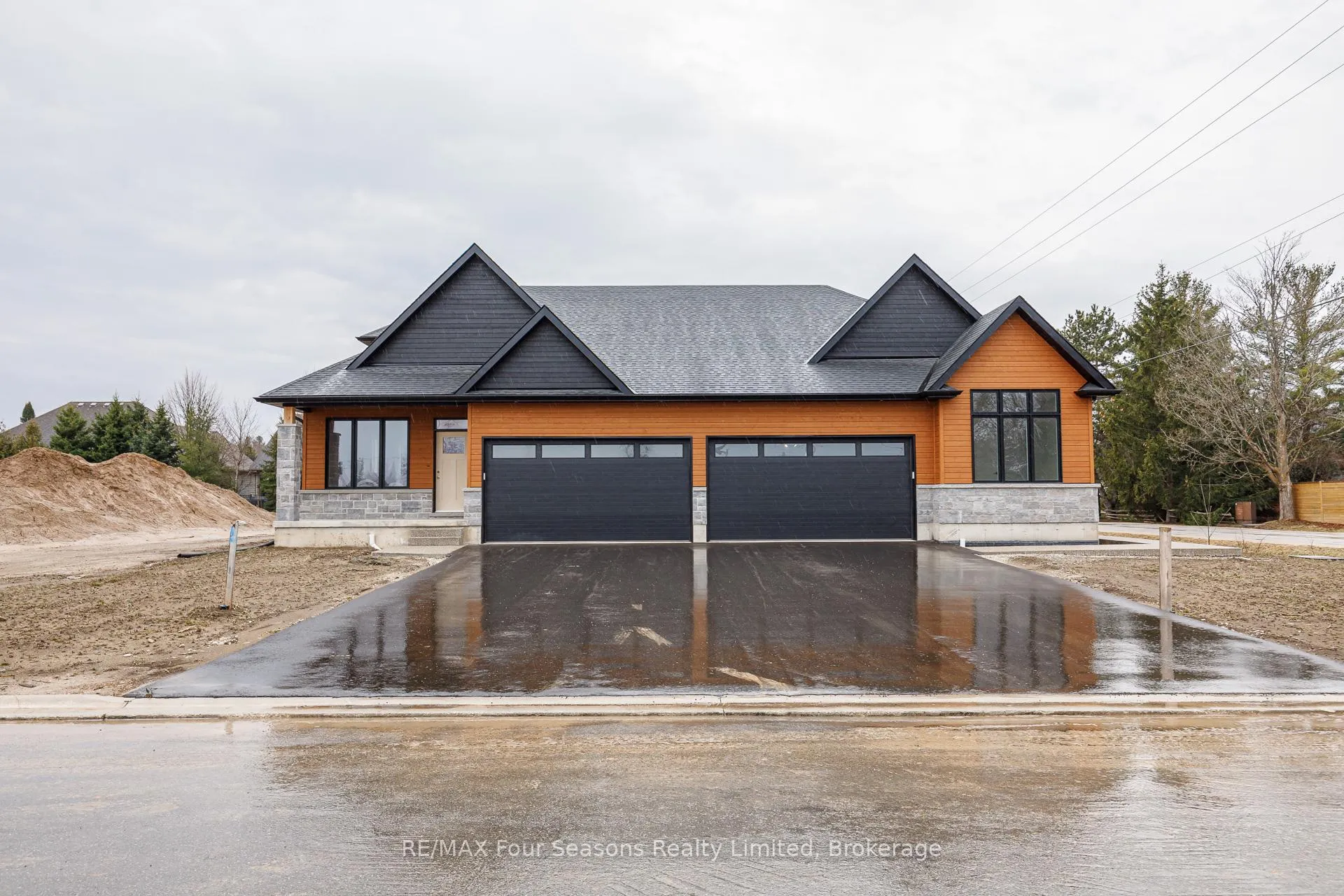 Photo 2 of 7 Boynton Court, Markham, Victoria Manor-Jennings Gate — HOMEH