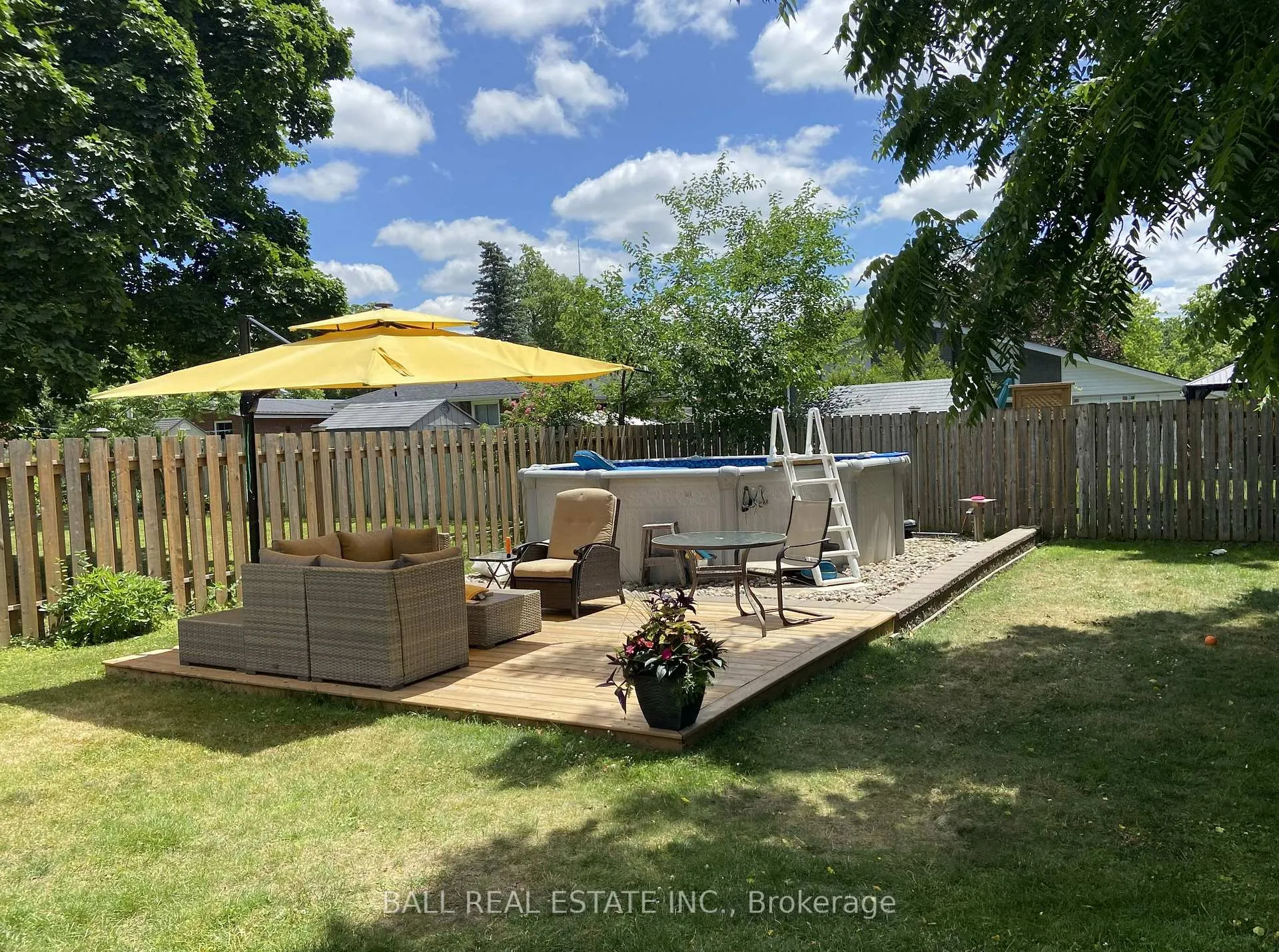 Photo 2 of 1129 Algonquin Boulevard, Peterborough, Northcrest Ward 5 — HOMEH
