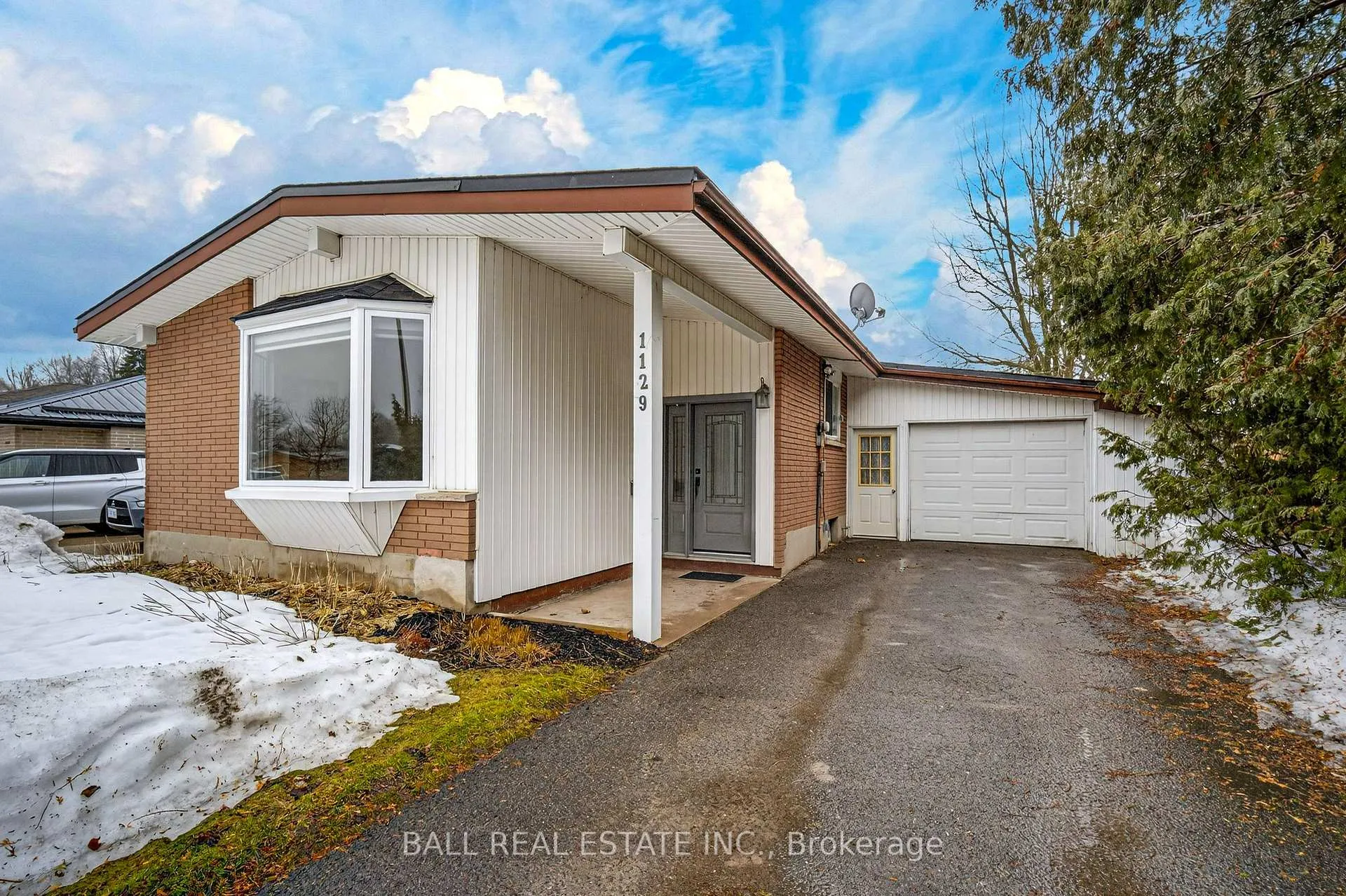 Photo 4 of 1129 Algonquin Boulevard, Peterborough, Northcrest Ward 5 — HOMEH