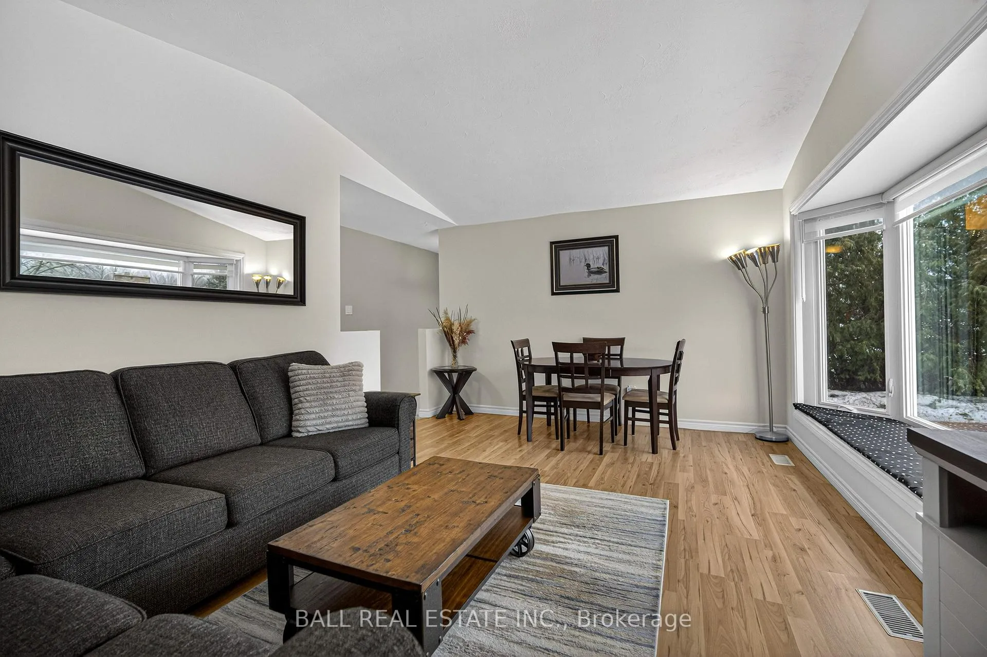 Photo 12 of 1129 Algonquin Boulevard, Peterborough, Northcrest Ward 5 — HOMEH