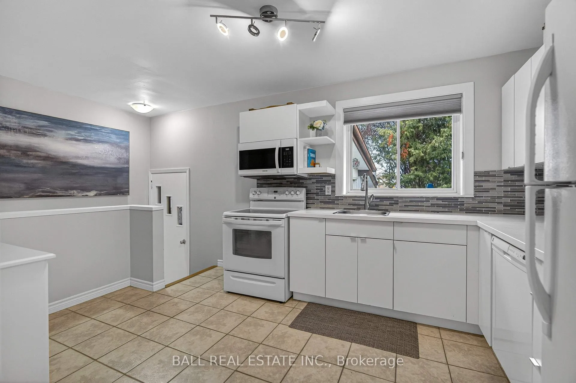 Photo 13 of 1129 Algonquin Boulevard, Peterborough, Northcrest Ward 5 — HOMEH