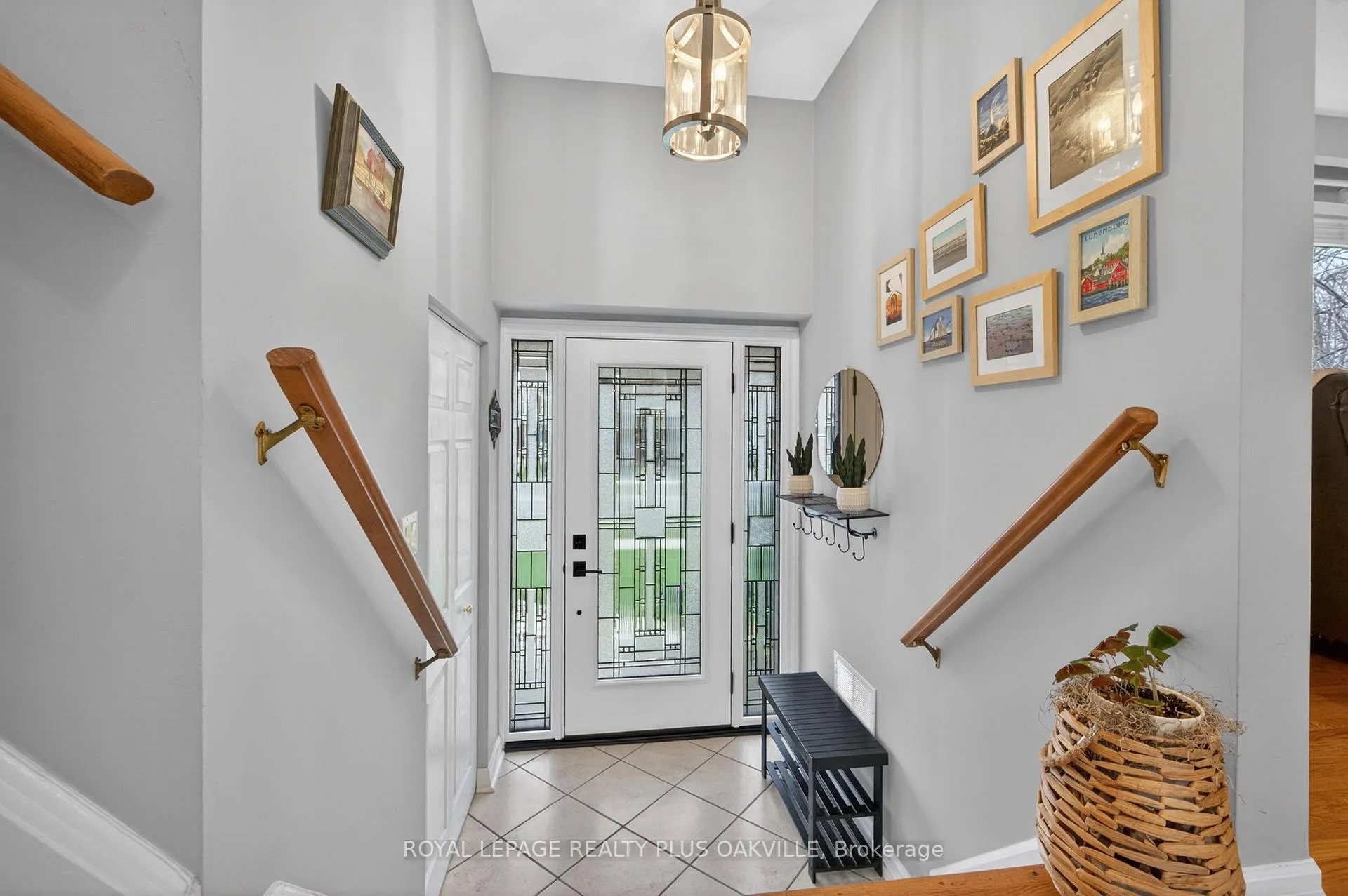 Photo 4 of 512 Pinedale Avenue, Burlington, Appleby — HOMEH