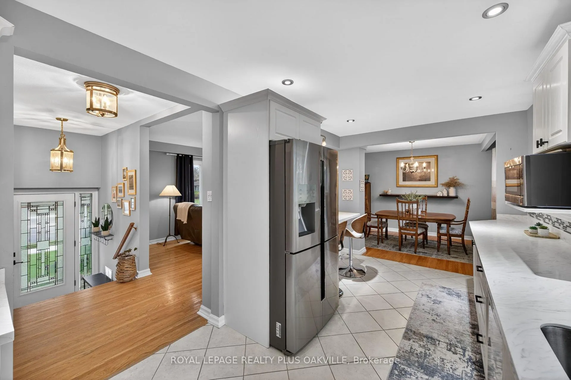 Photo 5 of 512 Pinedale Avenue, Burlington, Appleby — HOMEH