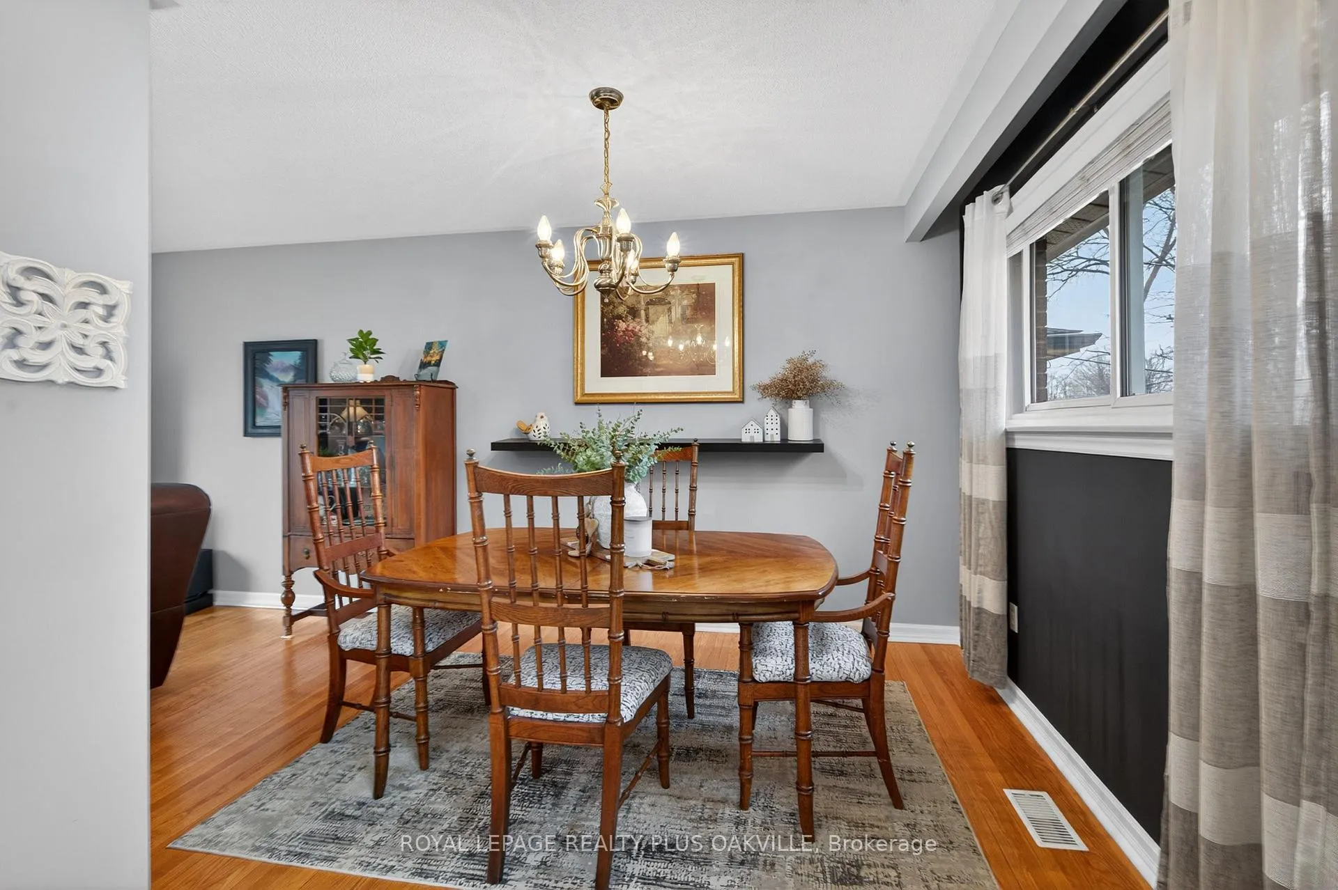 Photo 8 of 512 Pinedale Avenue, Burlington, Appleby — HOMEH