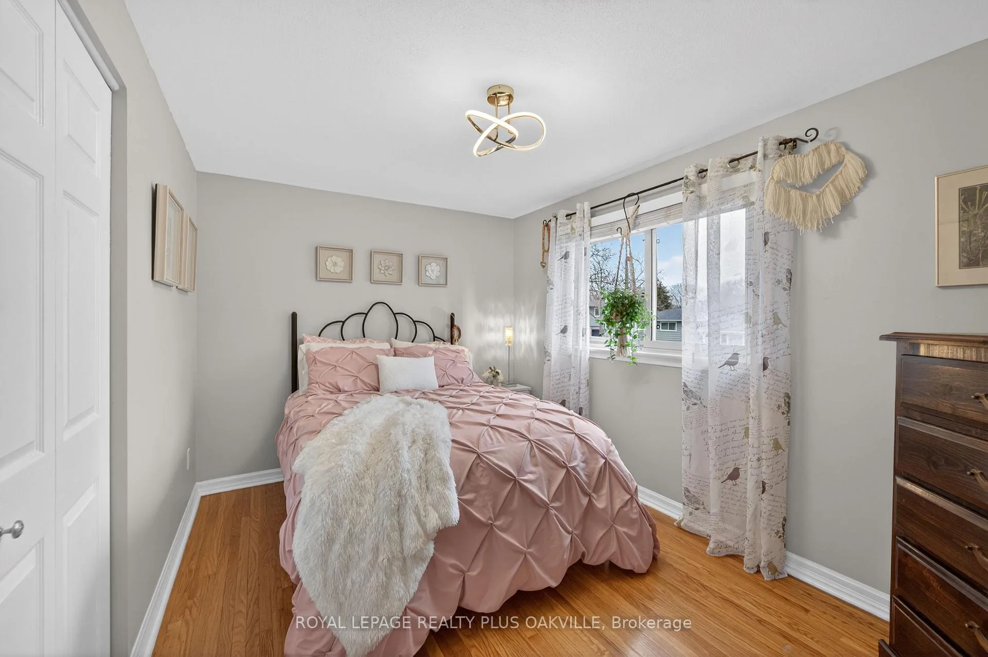 Photo 12 of 512 Pinedale Avenue, Burlington, Appleby — HOMEH