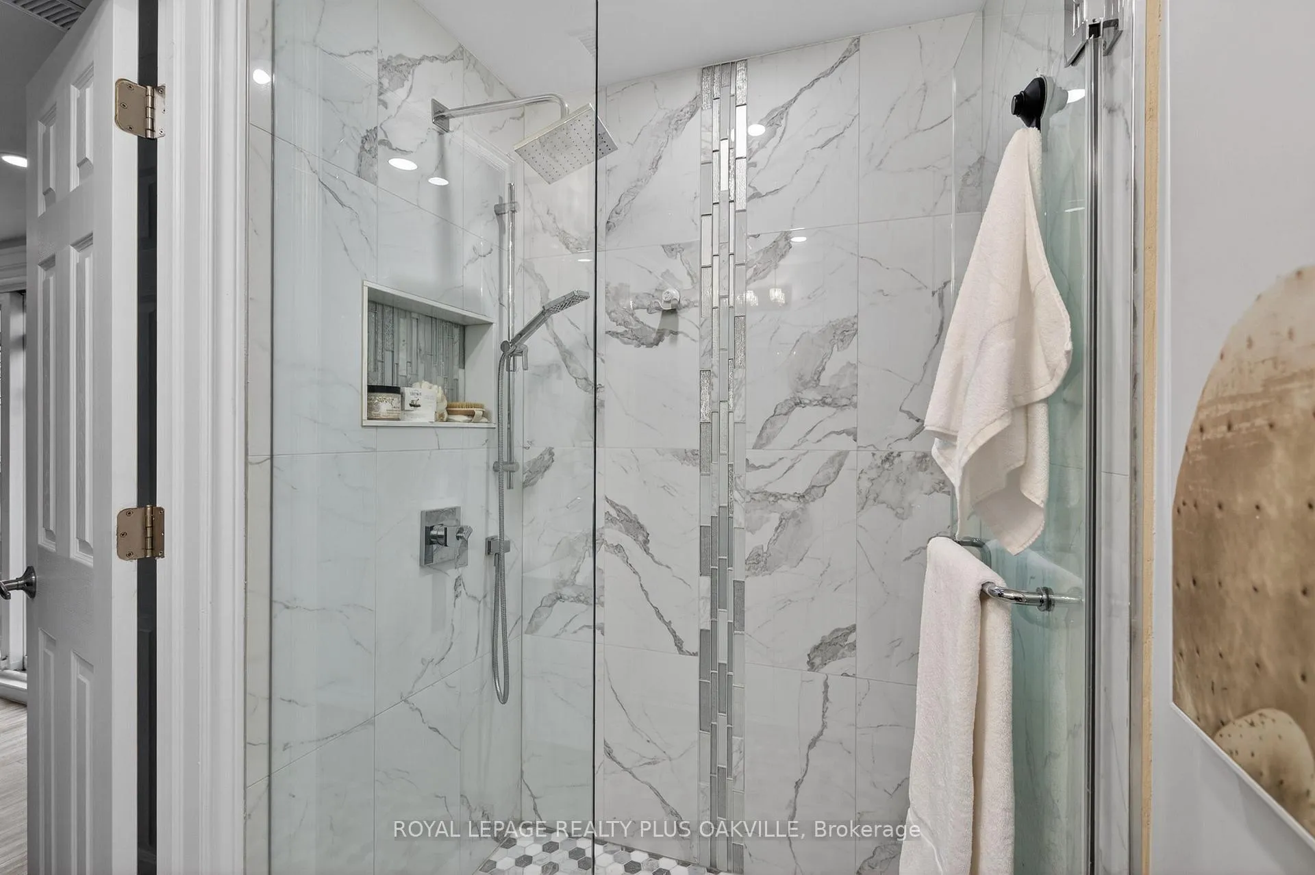 Photo 20 of 512 Pinedale Avenue, Burlington, Appleby — HOMEH