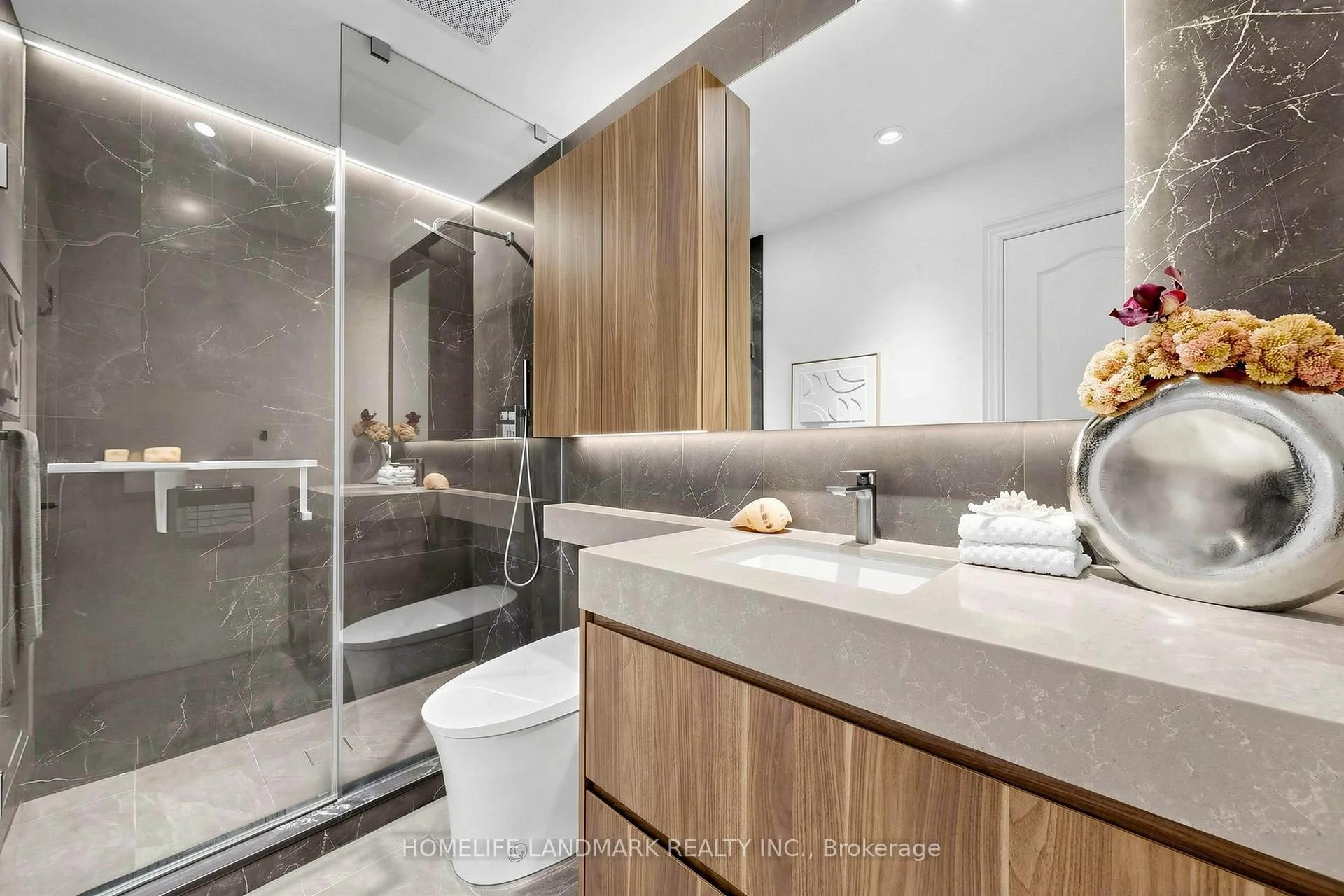 Photo 10 of Unit Lph5, 51 Saddlecreek Drive, Markham, Commerce Valley — HOMEH