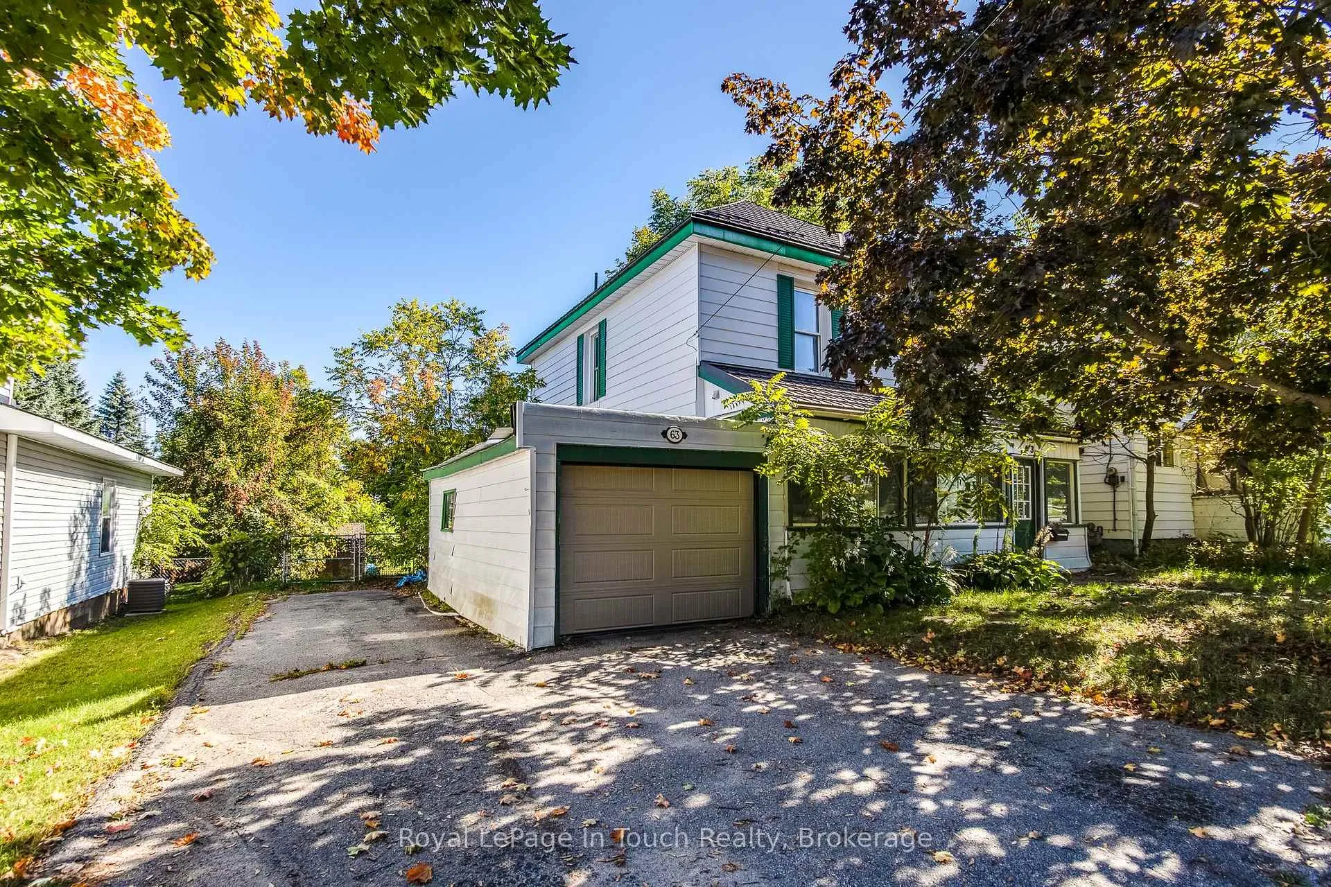 Photo 2 of 63 Fifth Street E, Midland — HOMEH