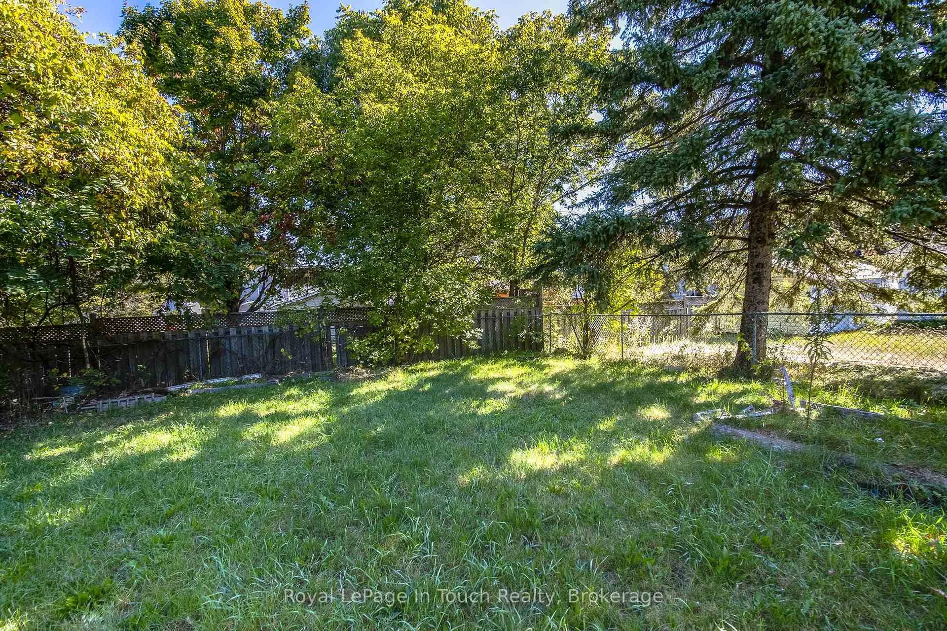 Photo 5 of 63 Fifth Street E, Midland — HOMEH