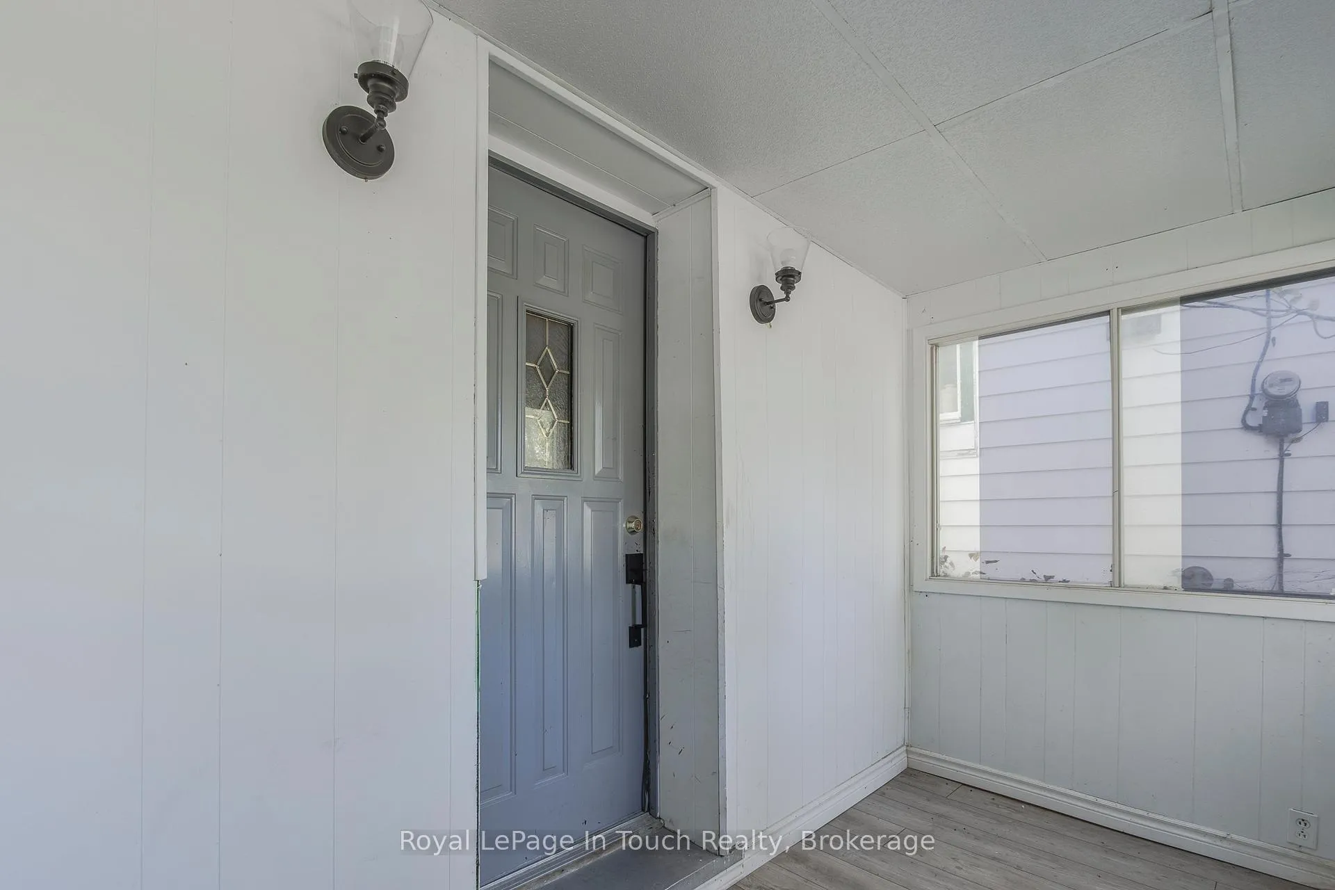 Photo 7 of 63 Fifth Street E, Midland — HOMEH