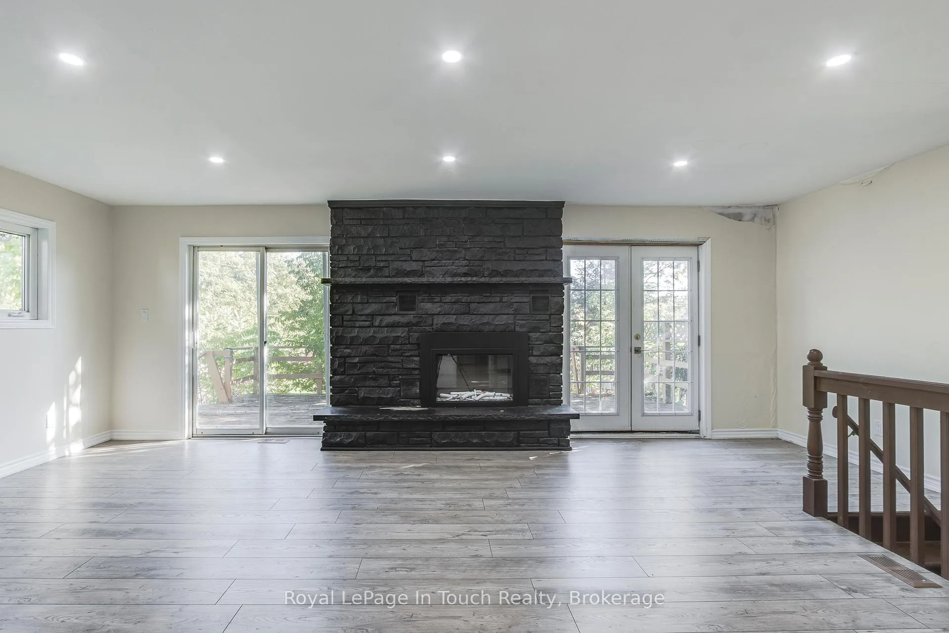Photo 13 of 63 Fifth Street E, Midland — HOMEH