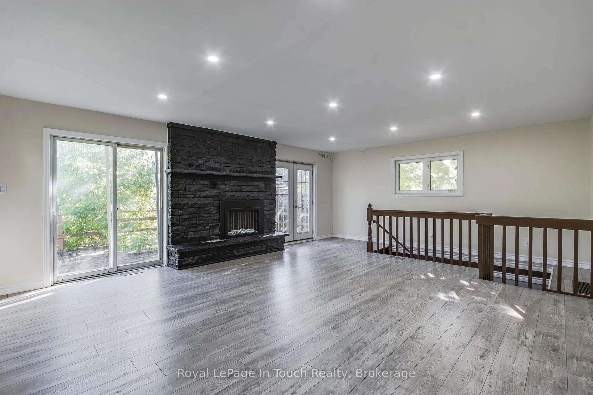 Photo 14 of 63 Fifth Street E, Midland — HOMEH