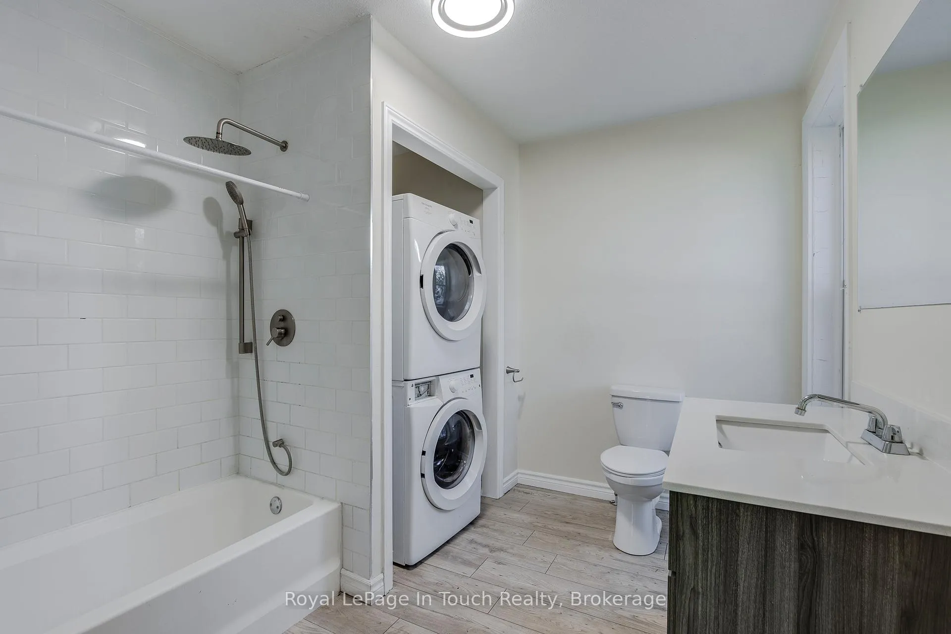 Photo 18 of 63 Fifth Street E, Midland — HOMEH