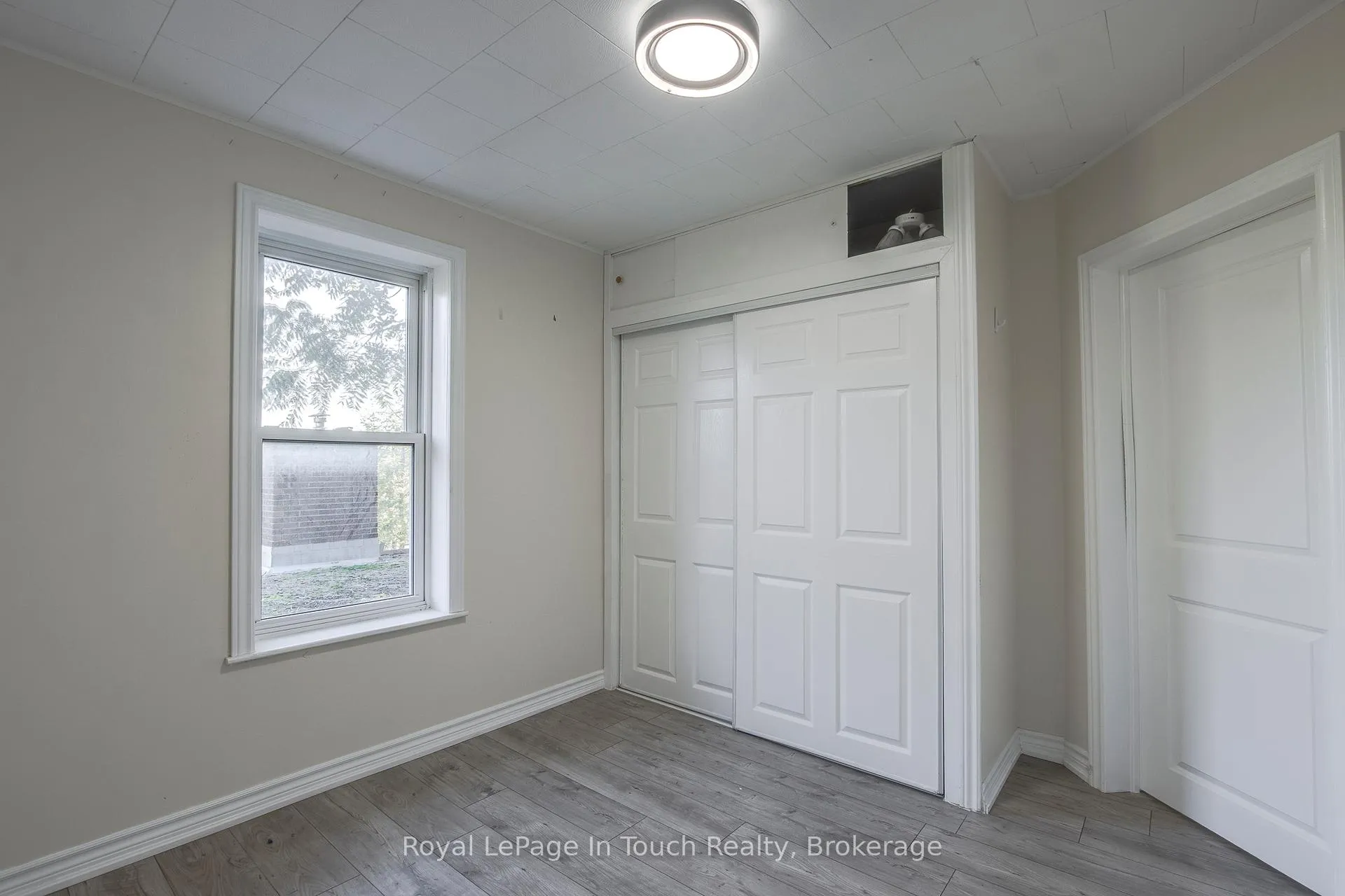 Photo 21 of 63 Fifth Street E, Midland — HOMEH