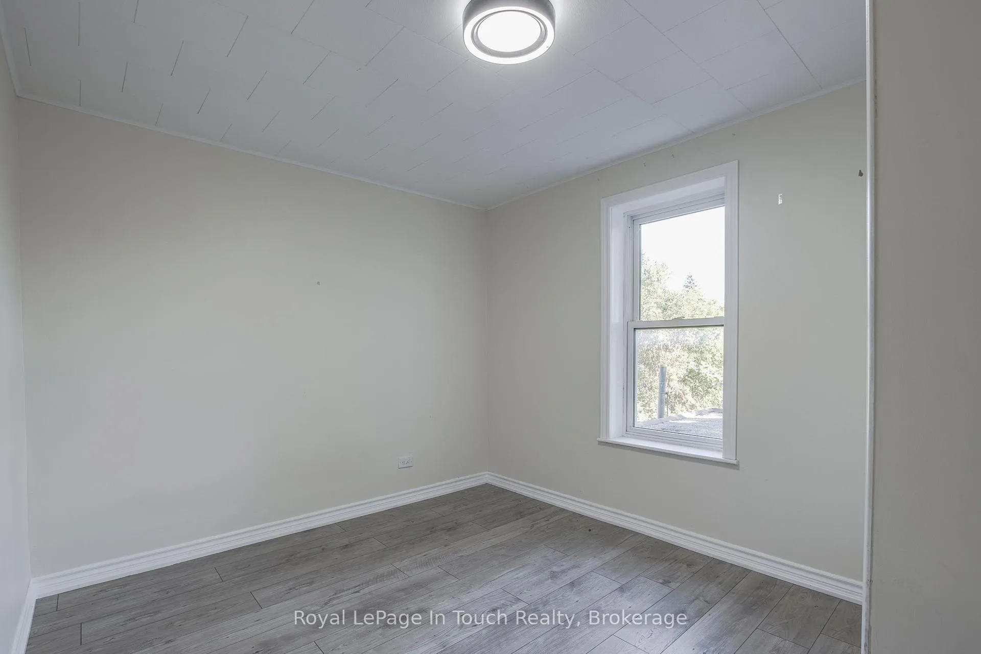 Photo 22 of 63 Fifth Street E, Midland — HOMEH