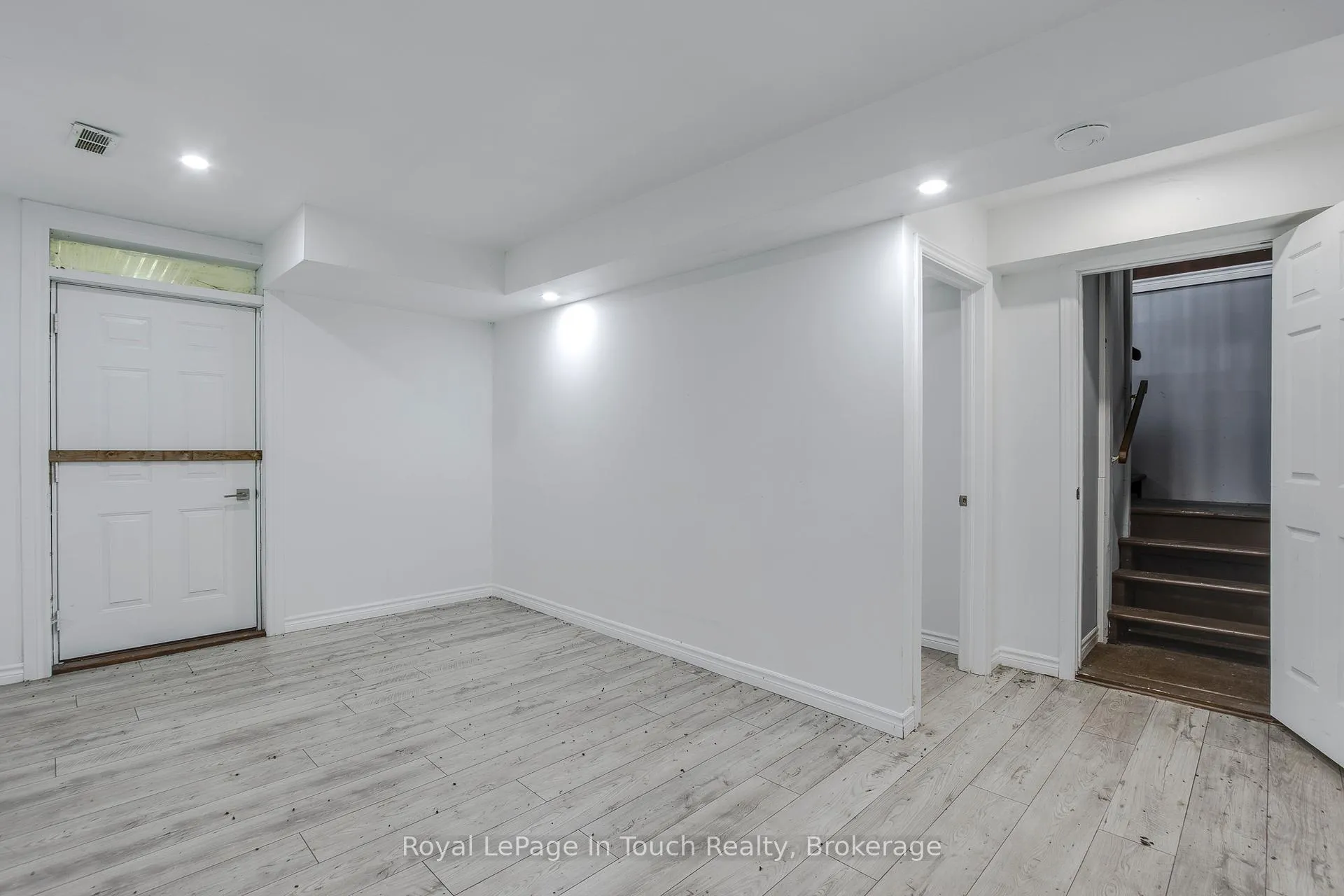 Photo 26 of 63 Fifth Street E, Midland — HOMEH