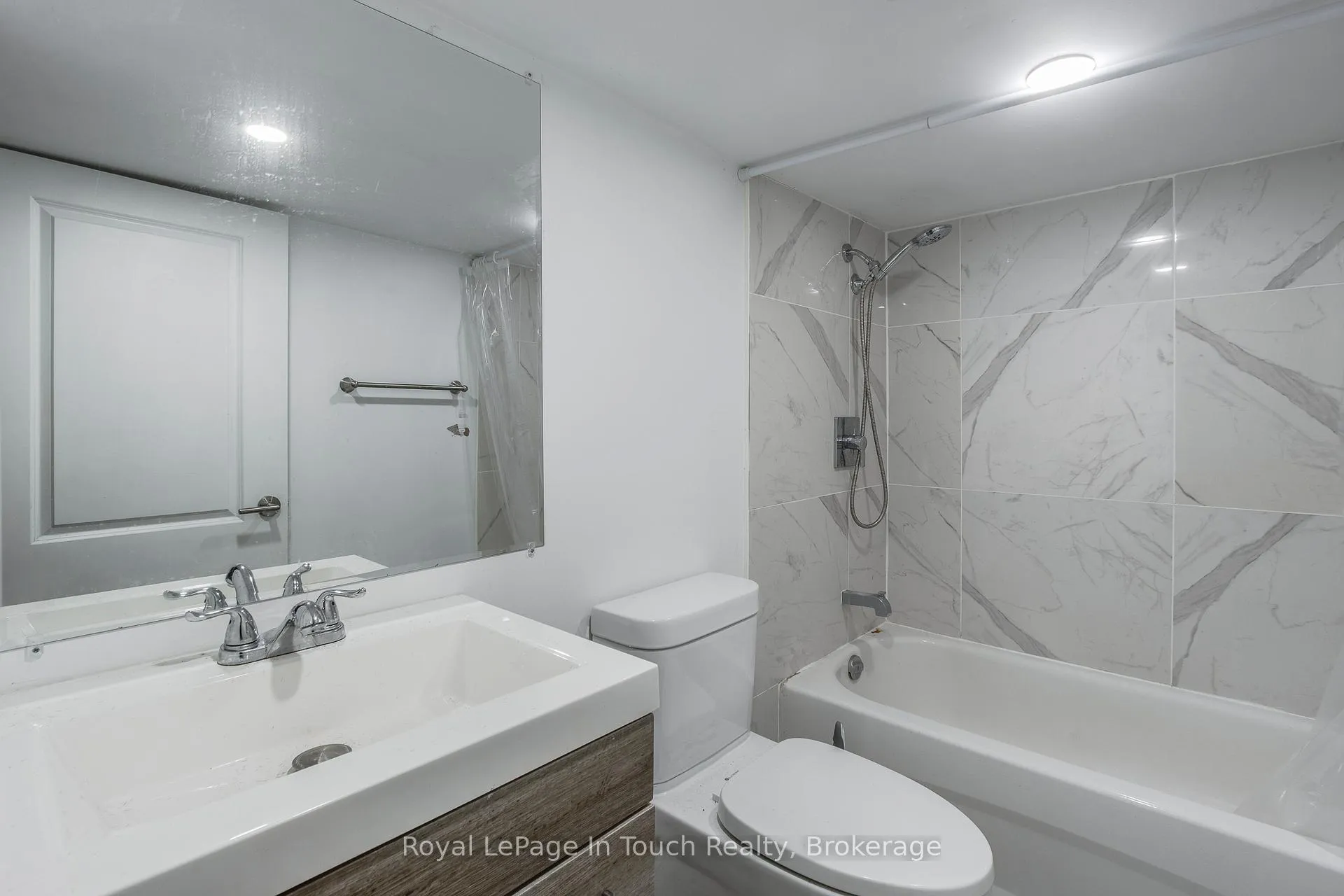 Photo 29 of 63 Fifth Street E, Midland — HOMEH