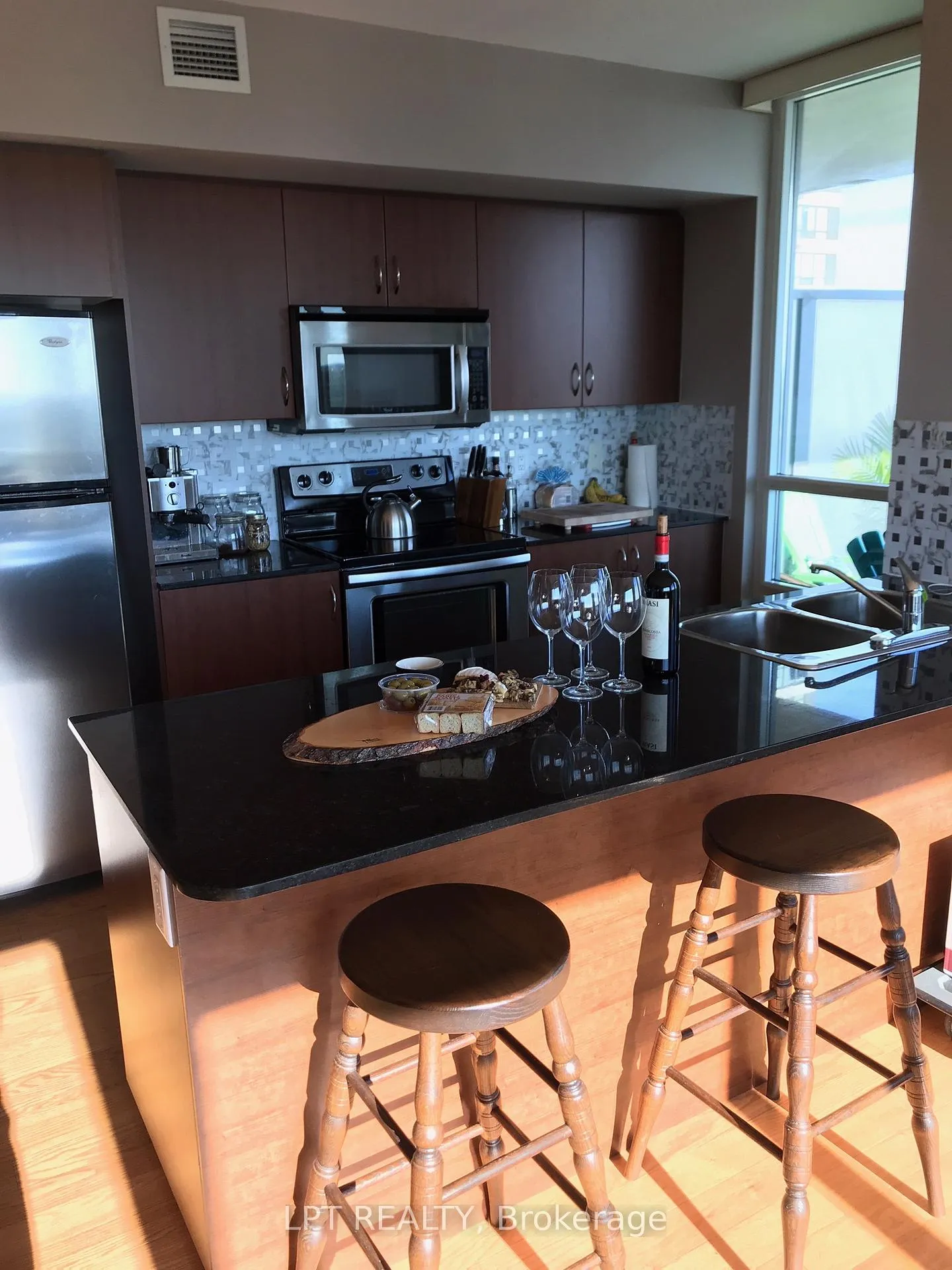 Photo 6 of Unit 1102, 15 Legion Road, Etobicoke, Mimico — HOMEH