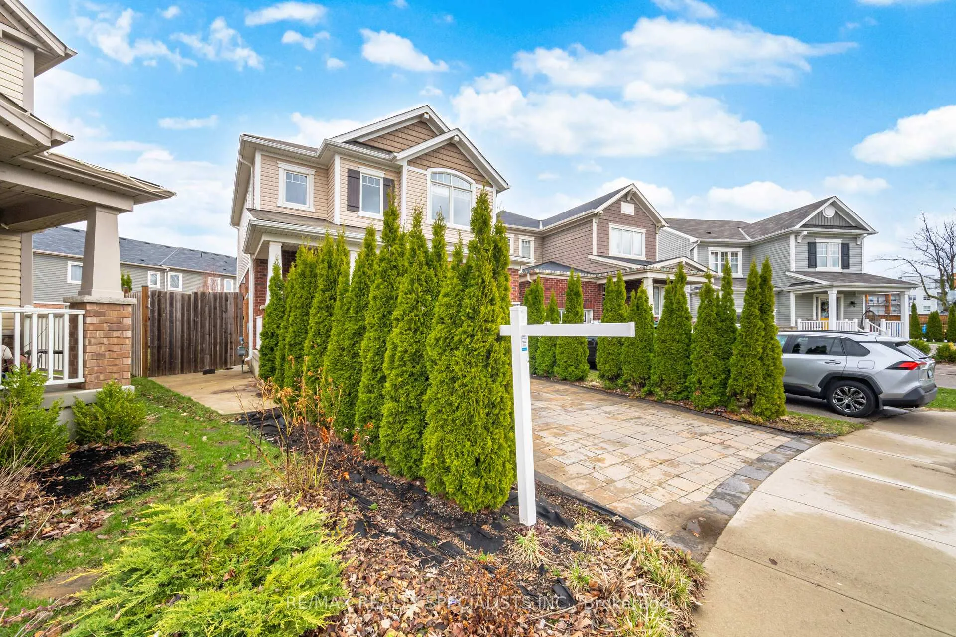 Photo 5 of 921 Orr Court, Kitchener, Rosenburg — HOMEH