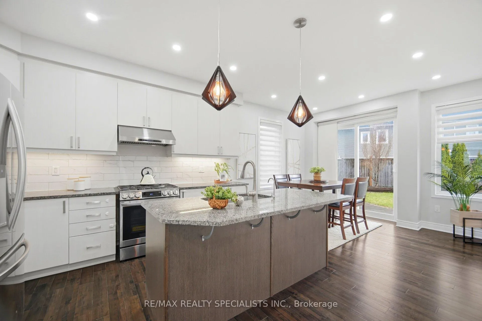 Photo 9 of 921 Orr Court, Kitchener, Rosenburg — HOMEH